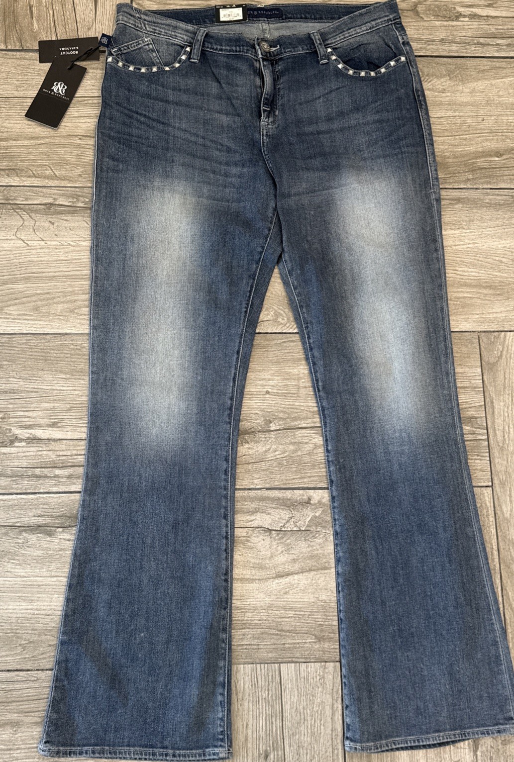 2016 Rock & Republic Kasandra Bootcut Jean Metal Studs Accents Jeans Size 16M