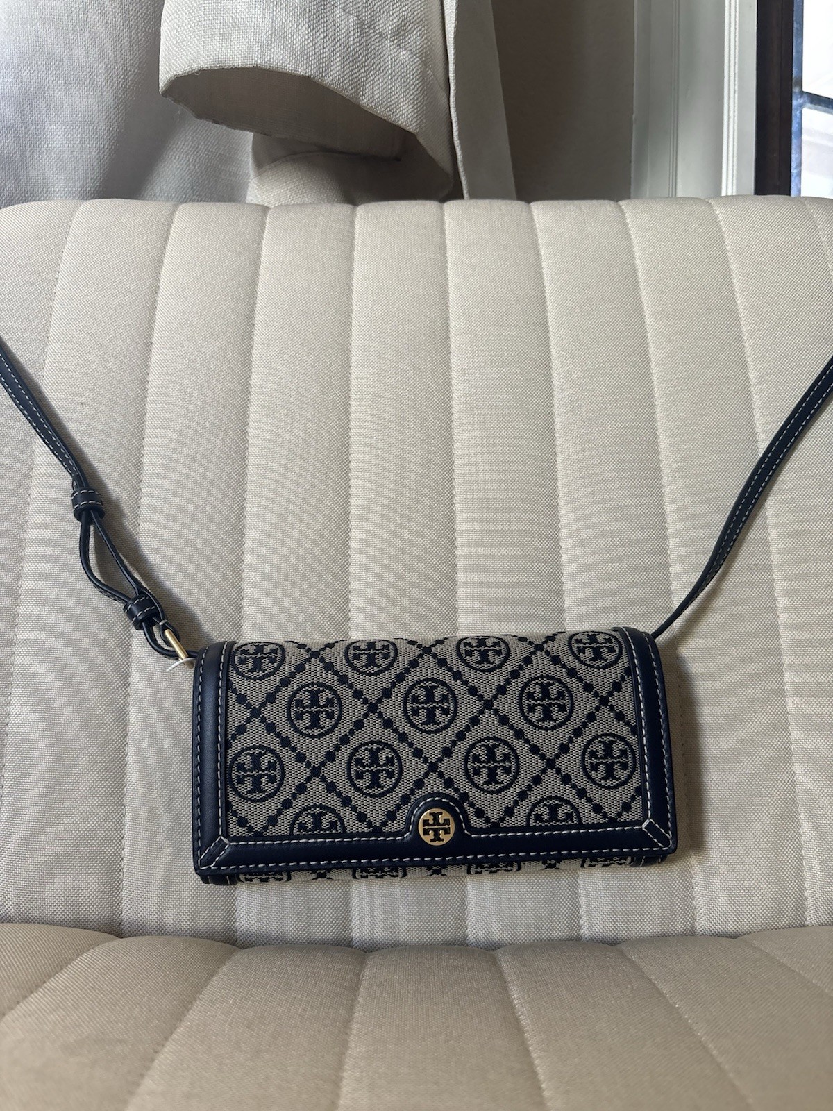 Tory Burch Logo Monogram Wallet Crossbody Bag Beige/Navy Detachable Strap