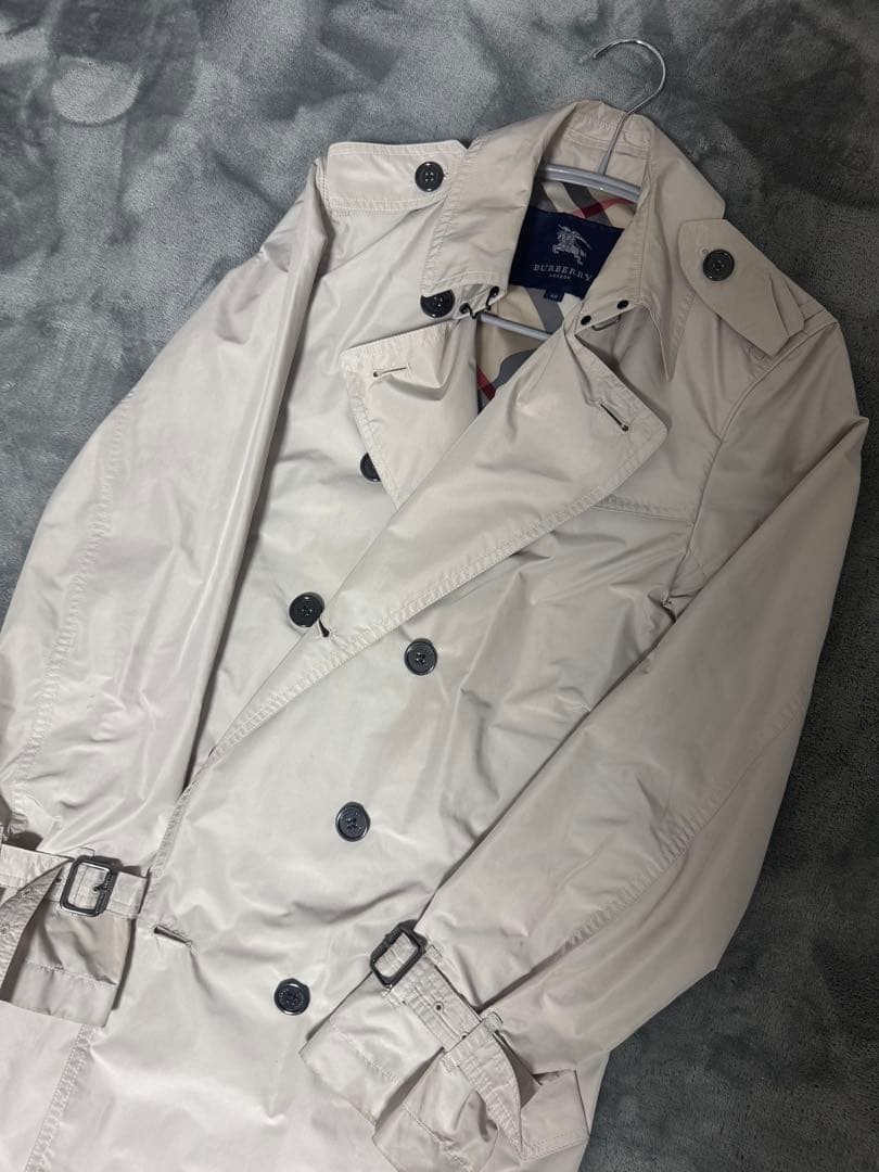 BURBERRY LONDON Beige Trench Coat Made of Nylon