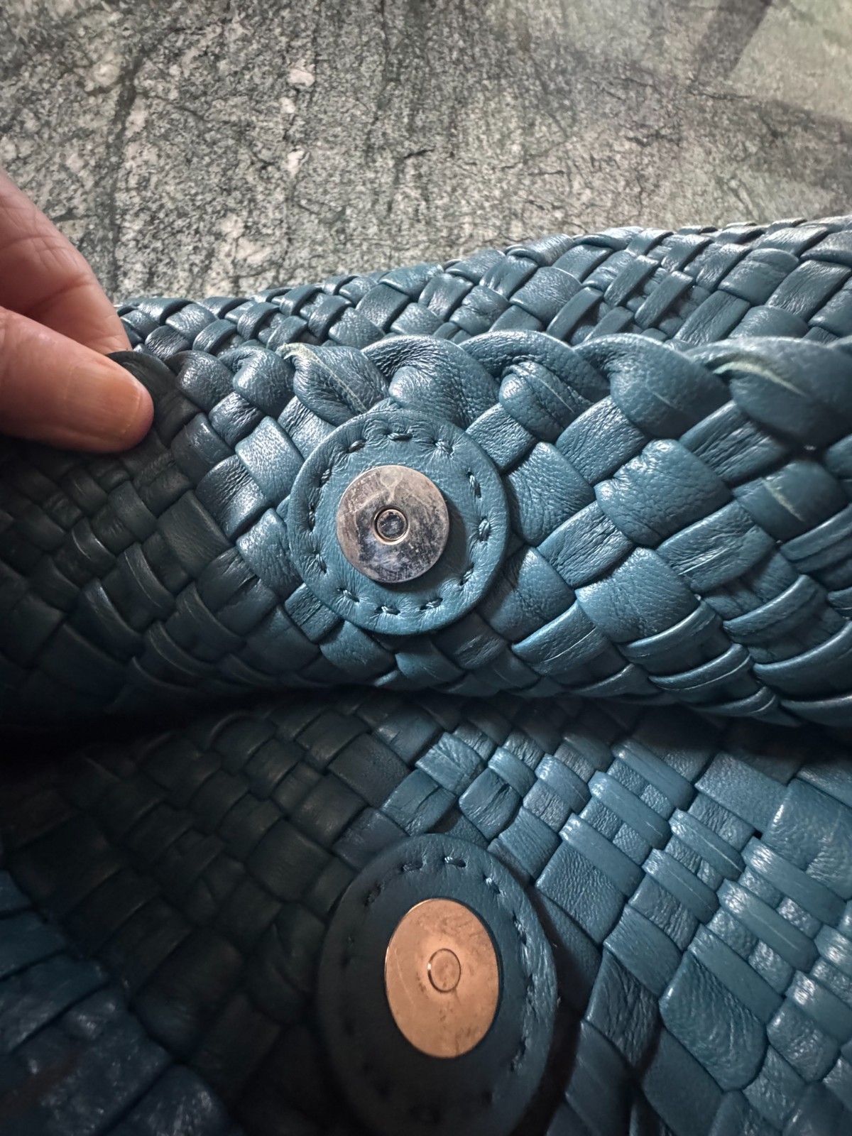 FALOR LARGE GENUIE WOVEN LEATHER MEDIUM BLUE TOTE – Gigliola Model F7349
