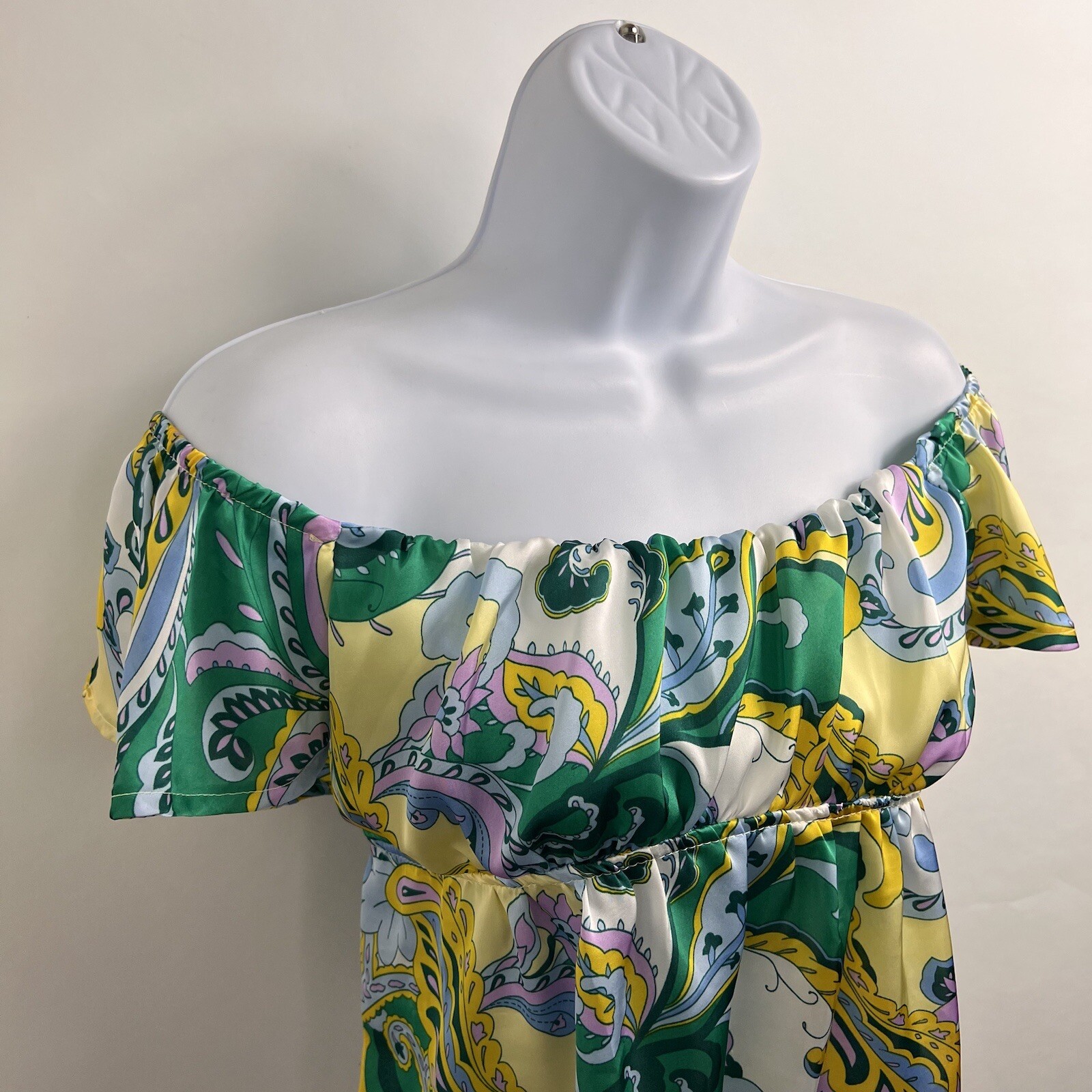 Rue 21 Blouse Women’s Medium Satin Short Sleeve Off Shoulder Paisley Lightweight
