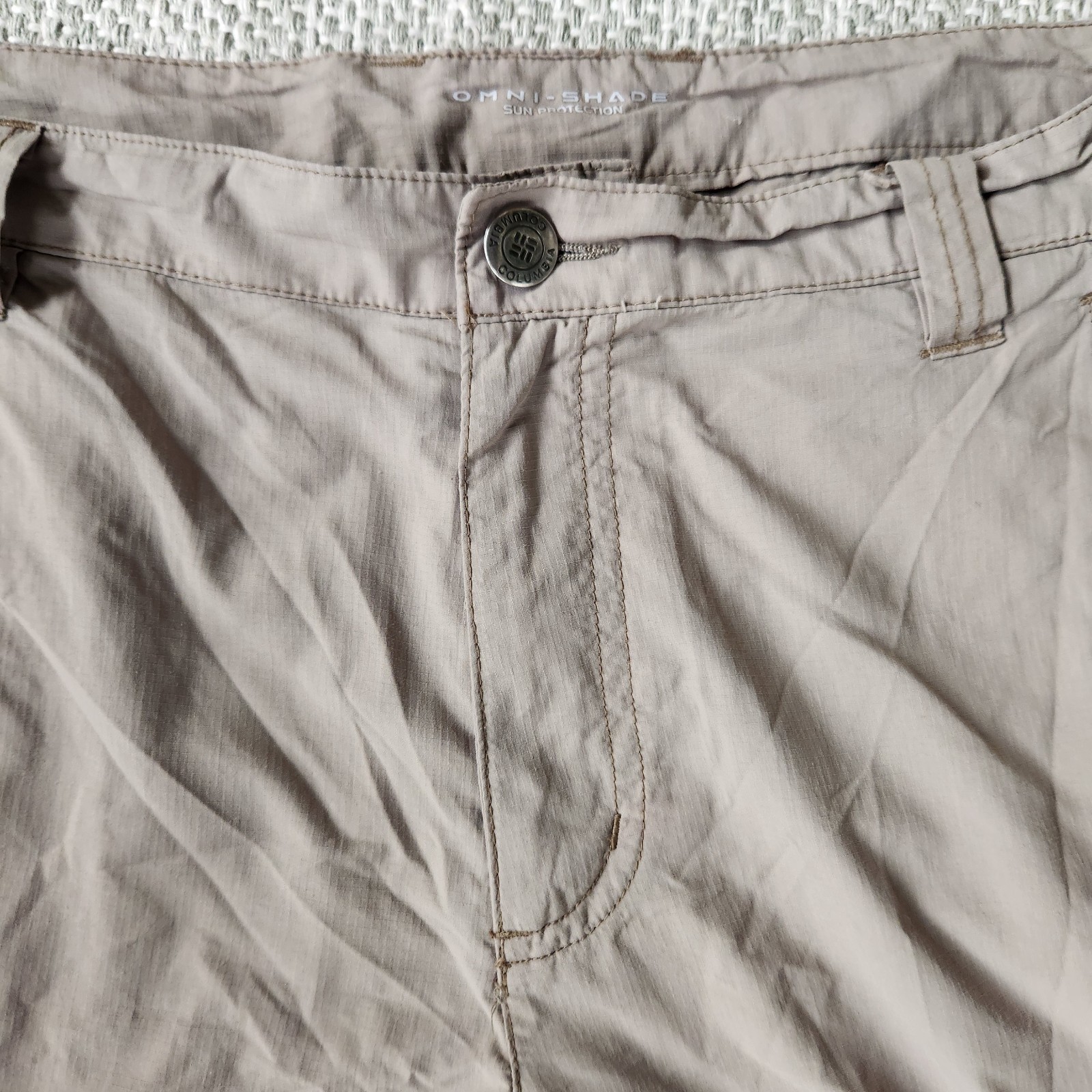 Columbia PFG Omni-Shade mens Beige Solid Cargo Shorts Size 38 Regular
