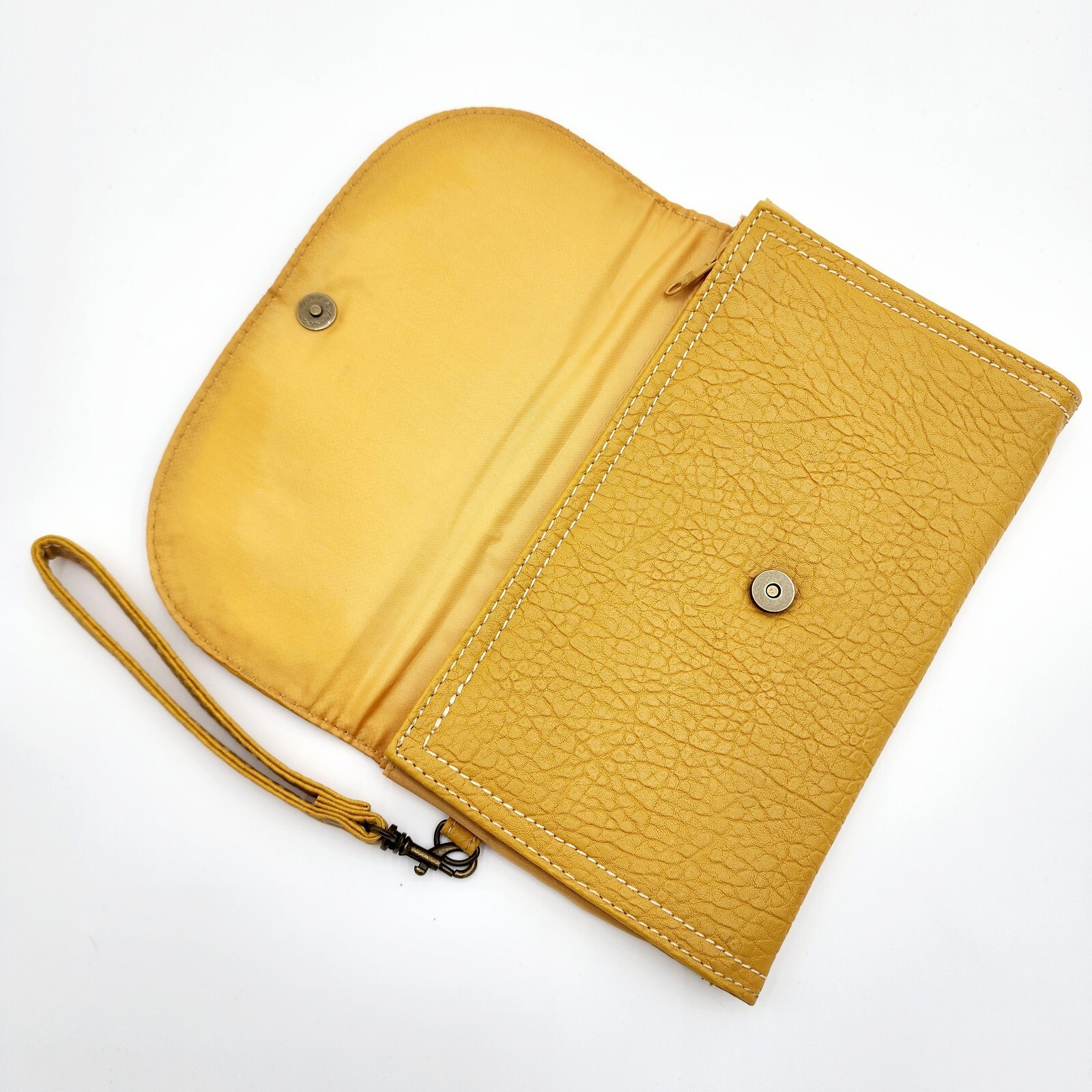 Yellow Pleather Clutch Pre-owned Excellent Condition No Rips Or Stains