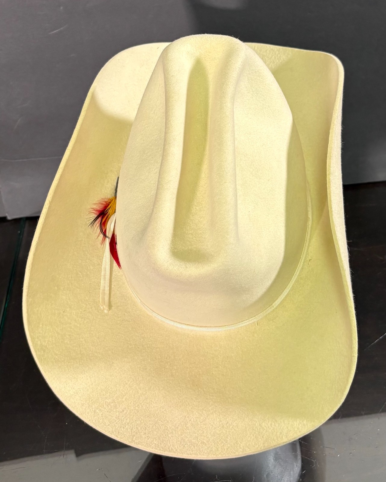 Vtg Bailey 25X Beaver 6 7/8 Quarter Horse Cowboy Hat 3-1/2″ Brim Feather White