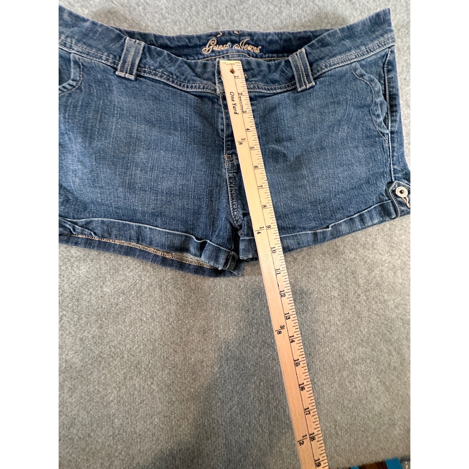 Guess Jeans Womens Medium Wash Denim Cuffed Shorts Size 34 Q21A0200000