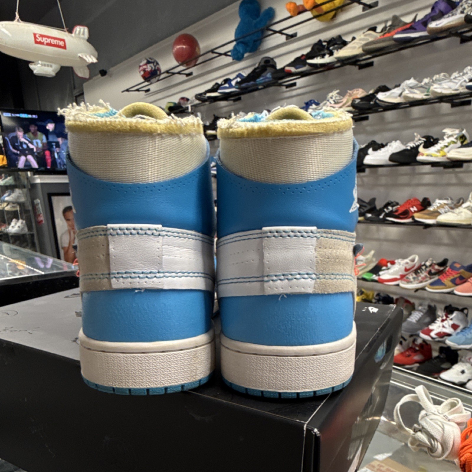Off-White x Air Jordan 1 High Top UNC – 9.5 no box