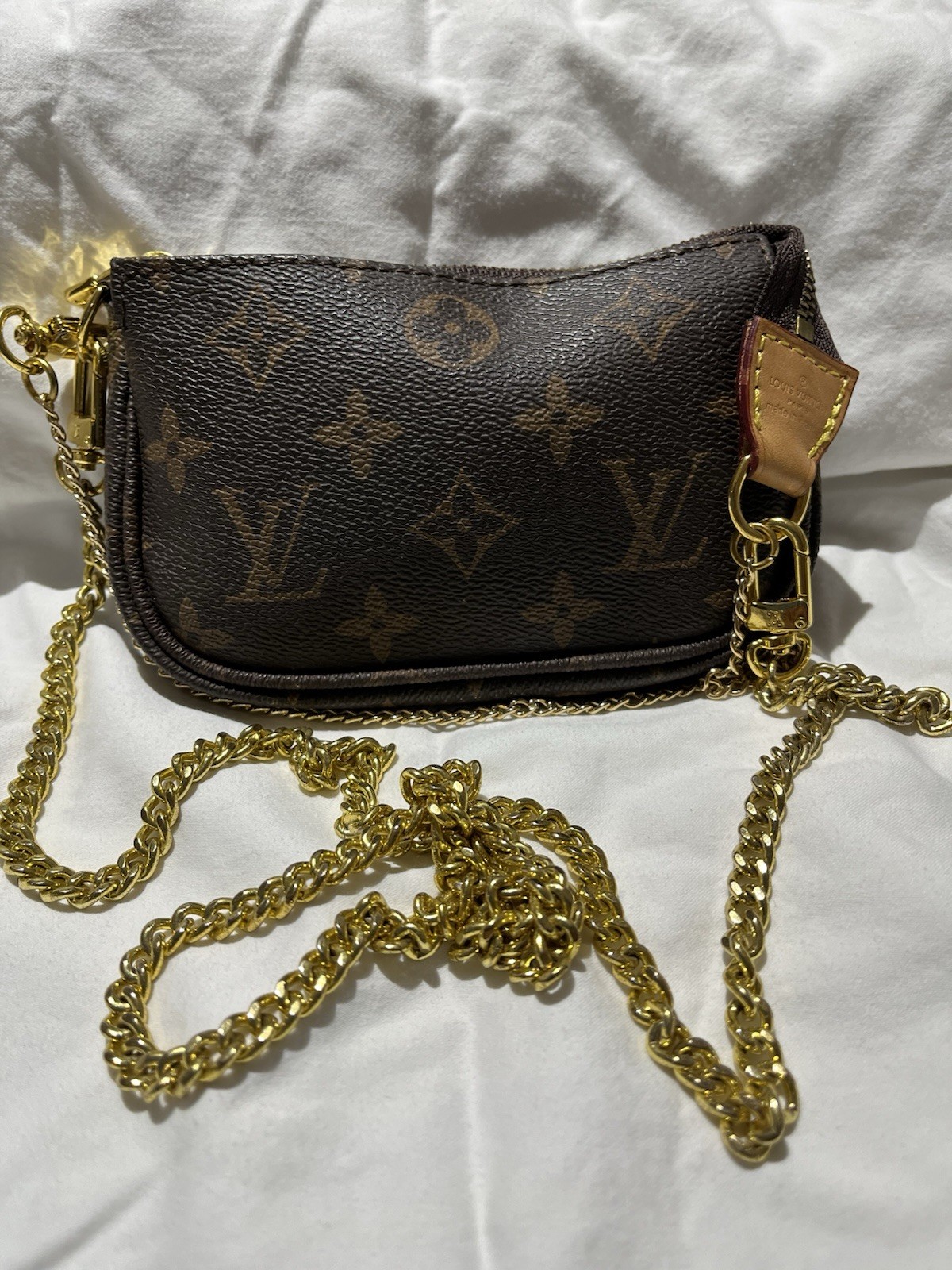 Louis Vuitton Monogram Mini Crossbody Zip Pouch Gold Chain Detachable Strap