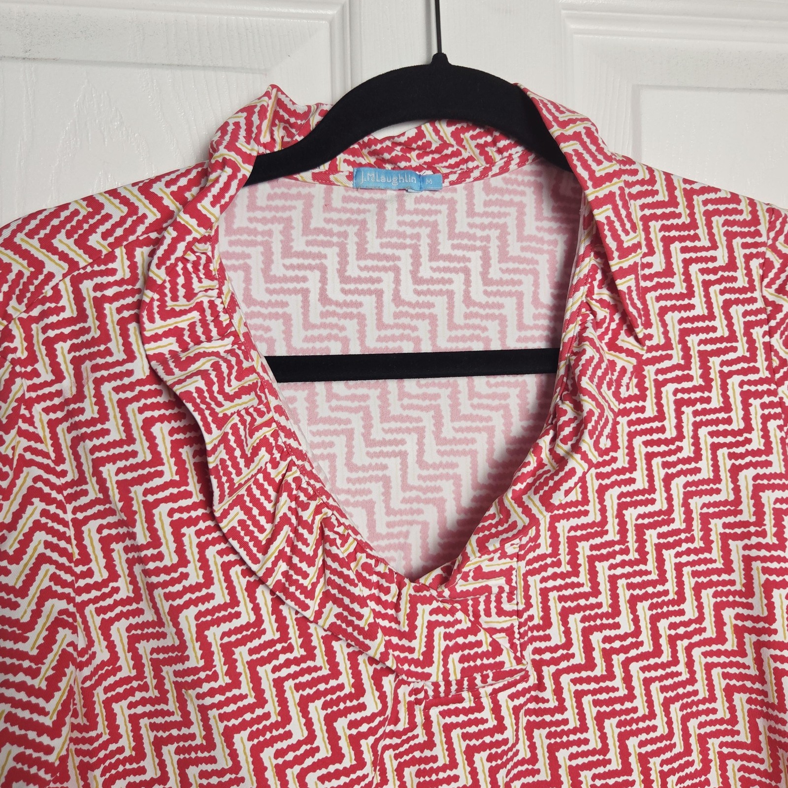 J. McLaughlin Shirt Womens Medium Pink Catalina Chevron Ruffe V Neck Jersey Top