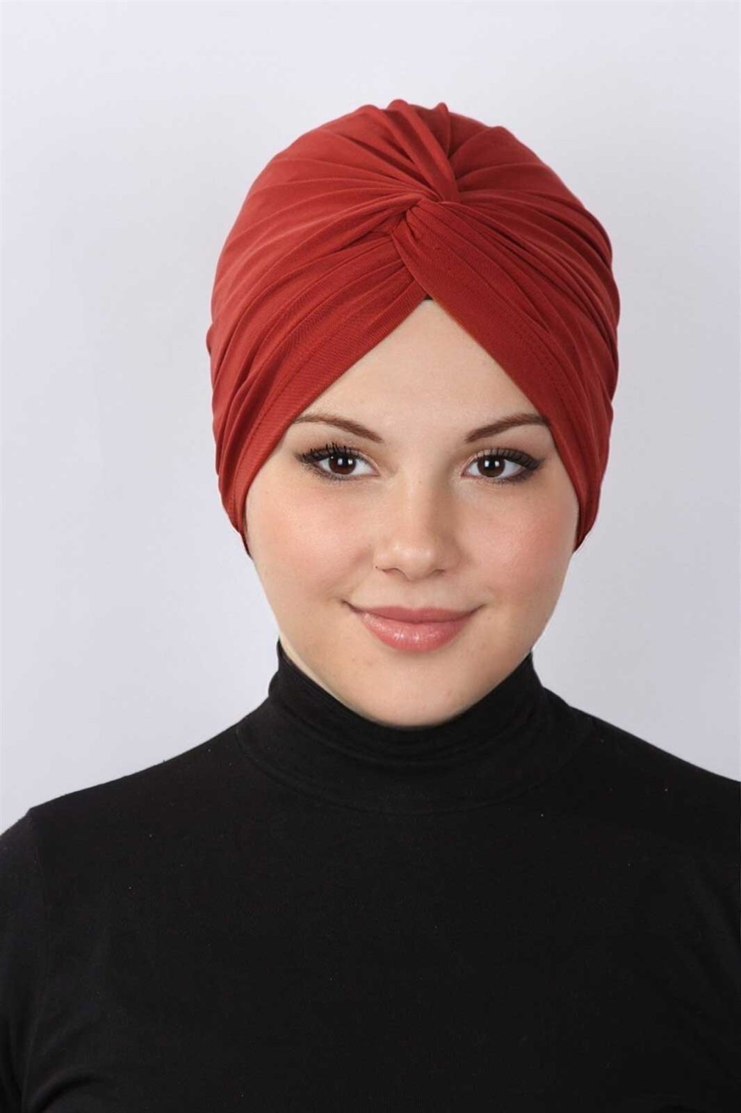 Modasuccess Twisted Bonnet