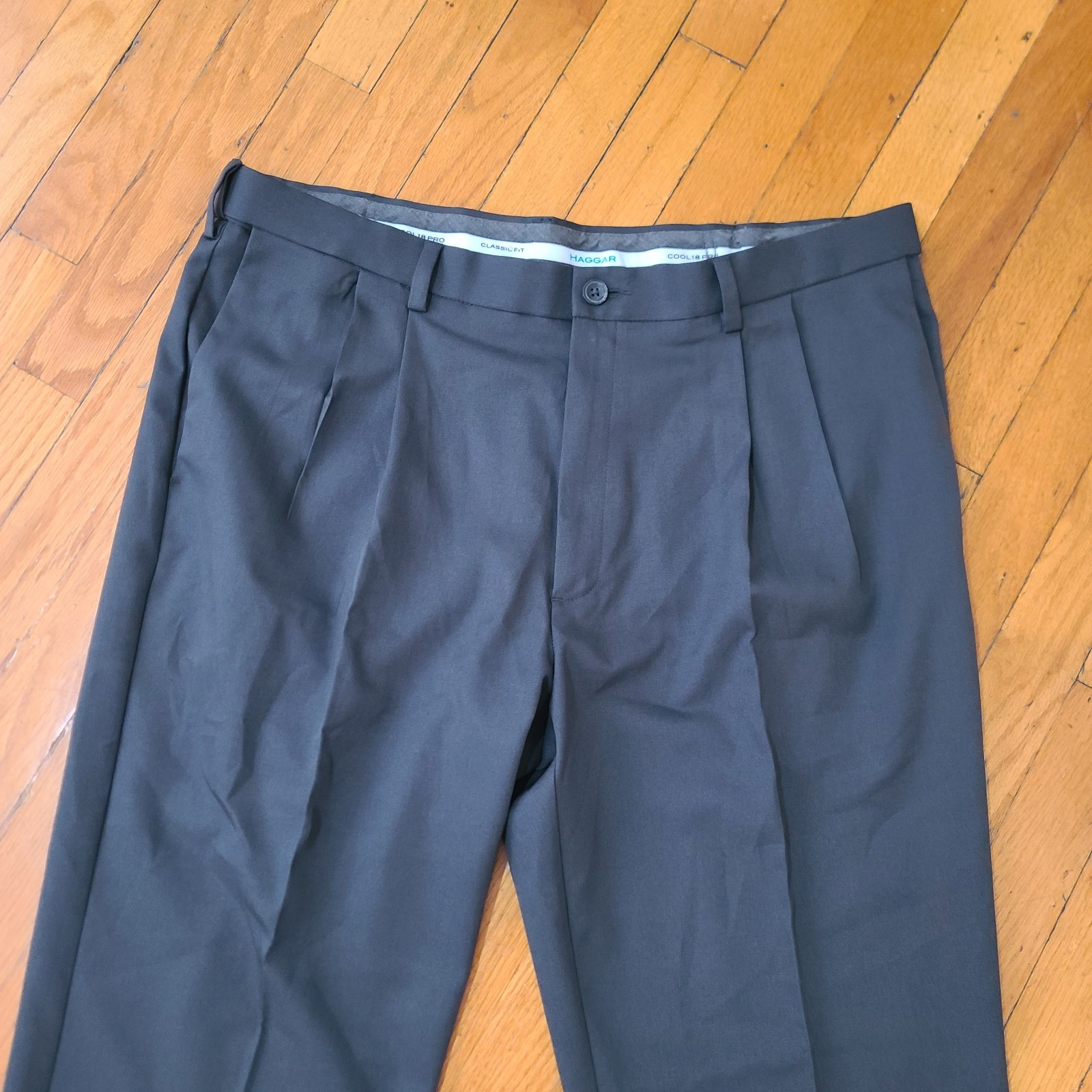 Pleated Haggar Cool 18 Pro Dress Pants Men’s 40×29 Dark Gray Classic Fit