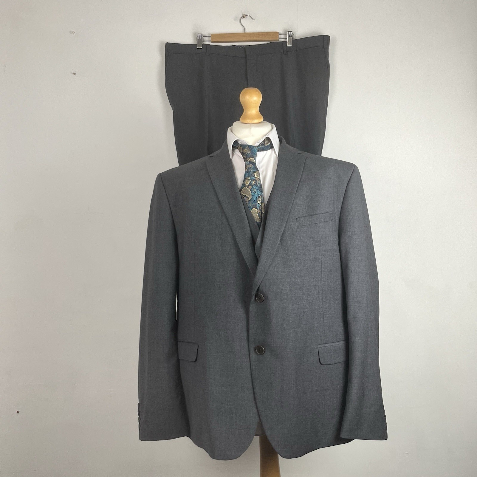 Ted Baker 3 Piece Suit Men’s Dark Grey 50S Jacket 44W 29L Trousers Slim Fit