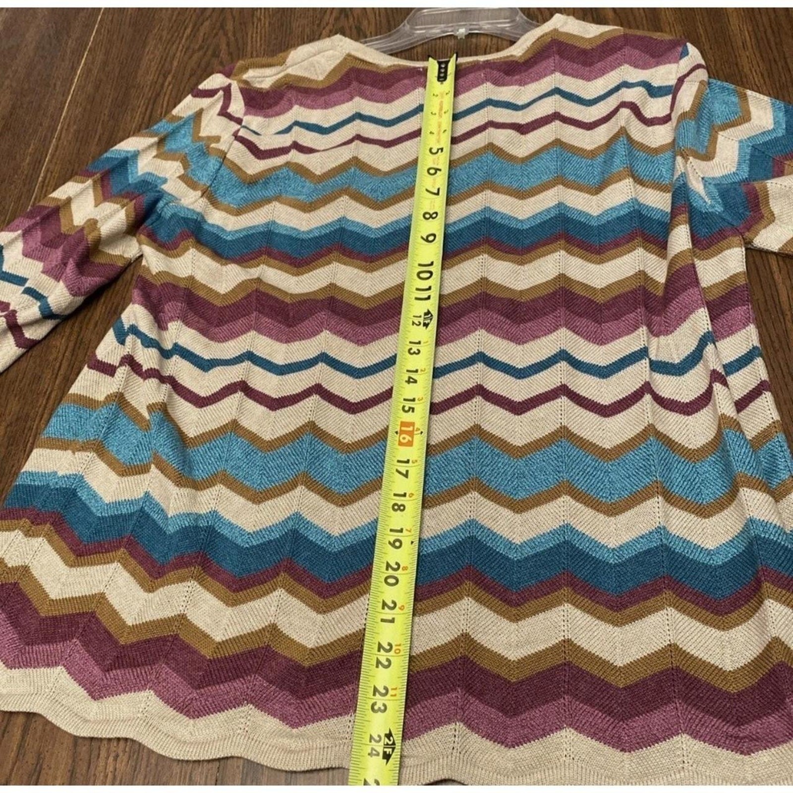Alfred dunner XL light sweater with distinctive chevrons. Very soft