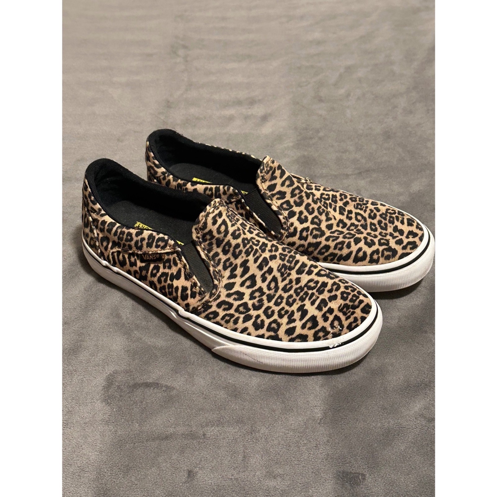 Vans Slip on Asher Deluxe Women’s Canvas Leopard Print shoes Size 8 Sneakers