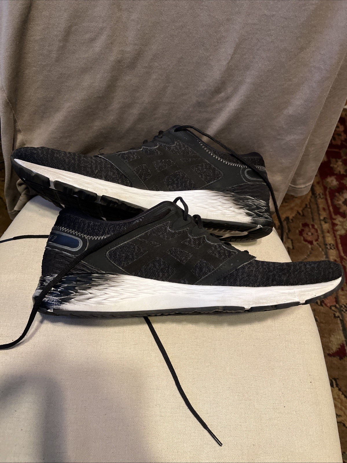 ASICS Road Hawk FF 2 Size 14 ￼