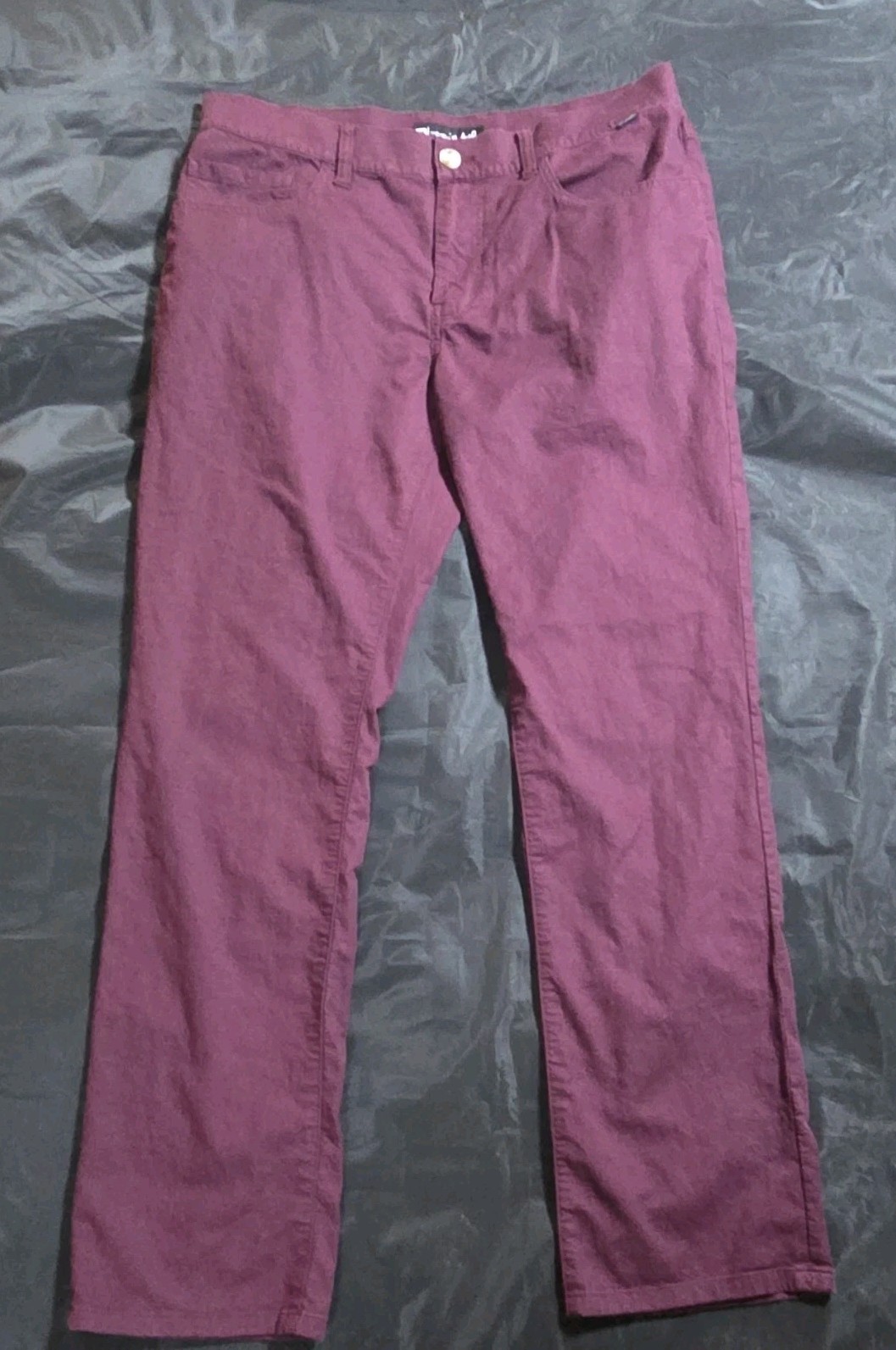 Travis Mathew Men’s Purple Solid Flat Front Casual Pants Size 34 34 in Waist