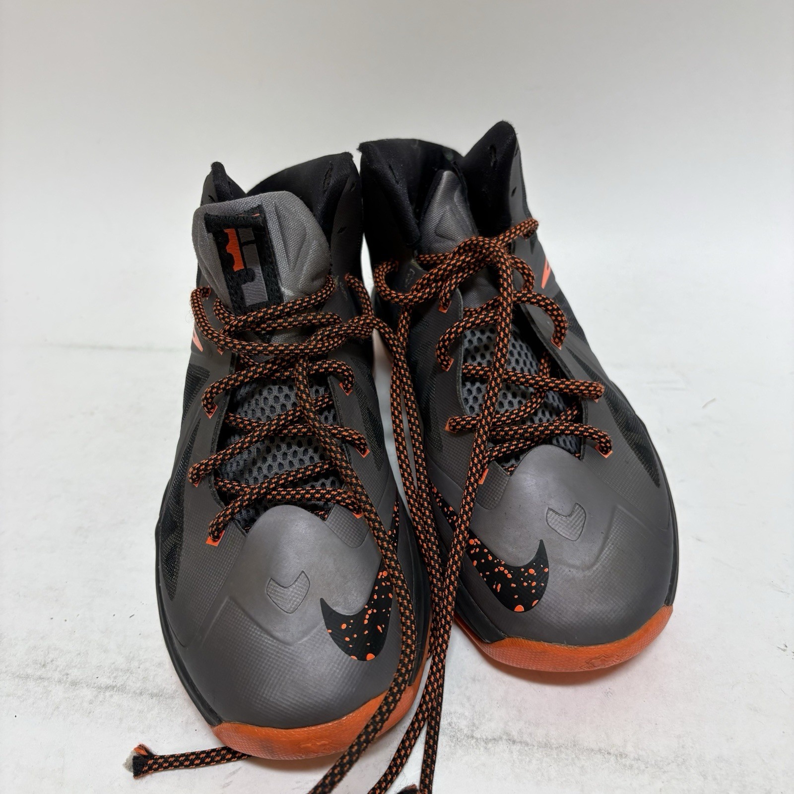 NIKE LeBron X 10 Lava Charcoal Total Orange Youth Size 5Y 541100-002 Used