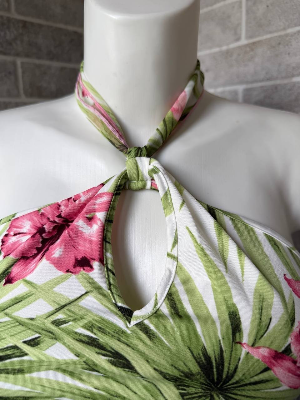 Morgan De Toi Tropical Halter Top Y2K Floral Tank Top Hawaiian Print Top 00s