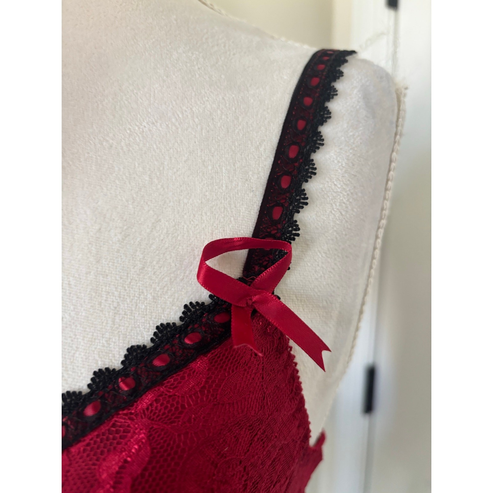 Cinema Etoile Seductive Wear Red & Black Lace Corset & Thong Medium Garter Hooks