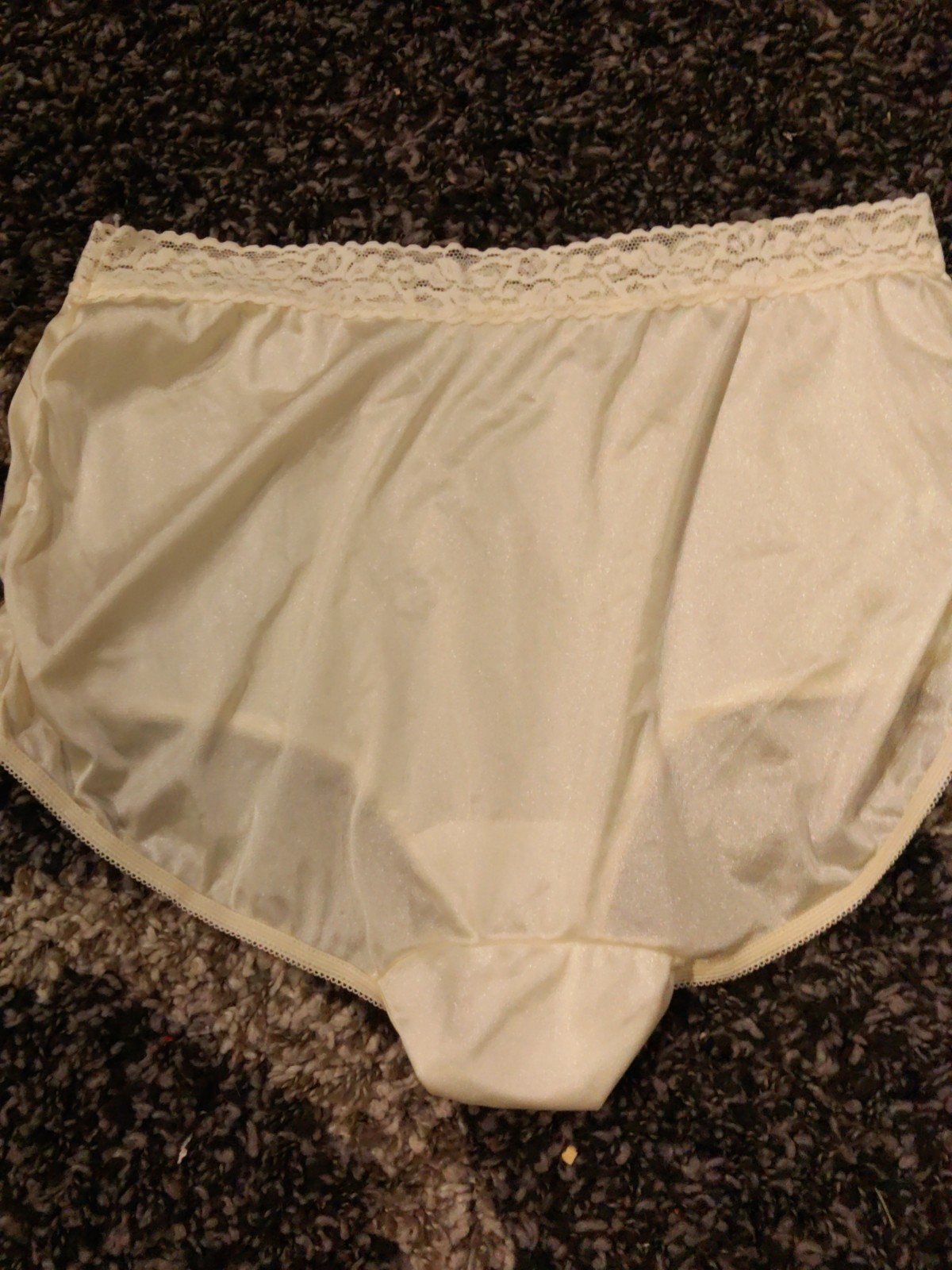 Size 9 Vintage Scanties Brief Panties. 100% Nylon Silky Soft Ivory
