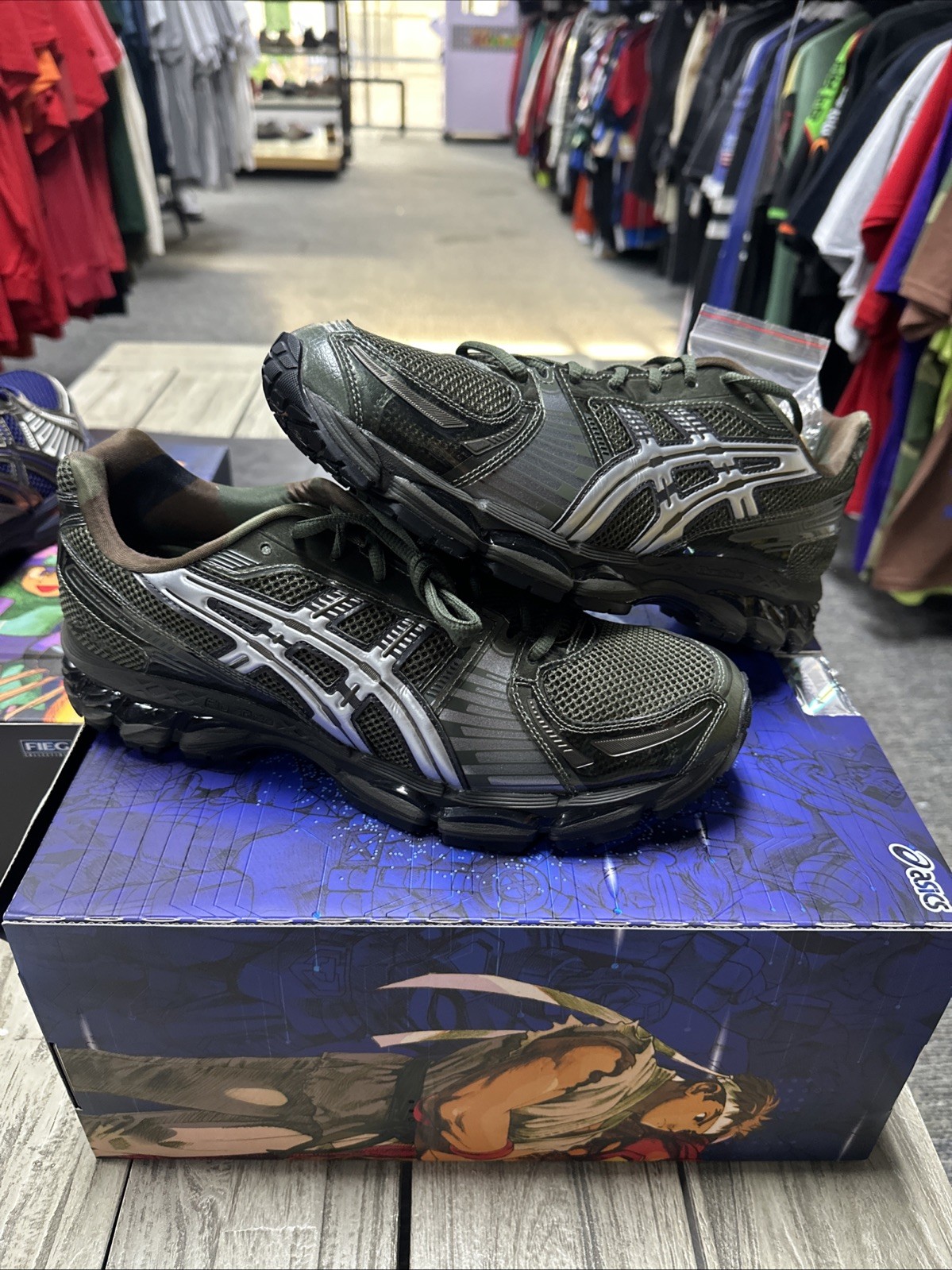 Size 11 -Marvel vs. Capcom Kith x ASICS Gel Kayano 12.1 Capatin America Vs Guile