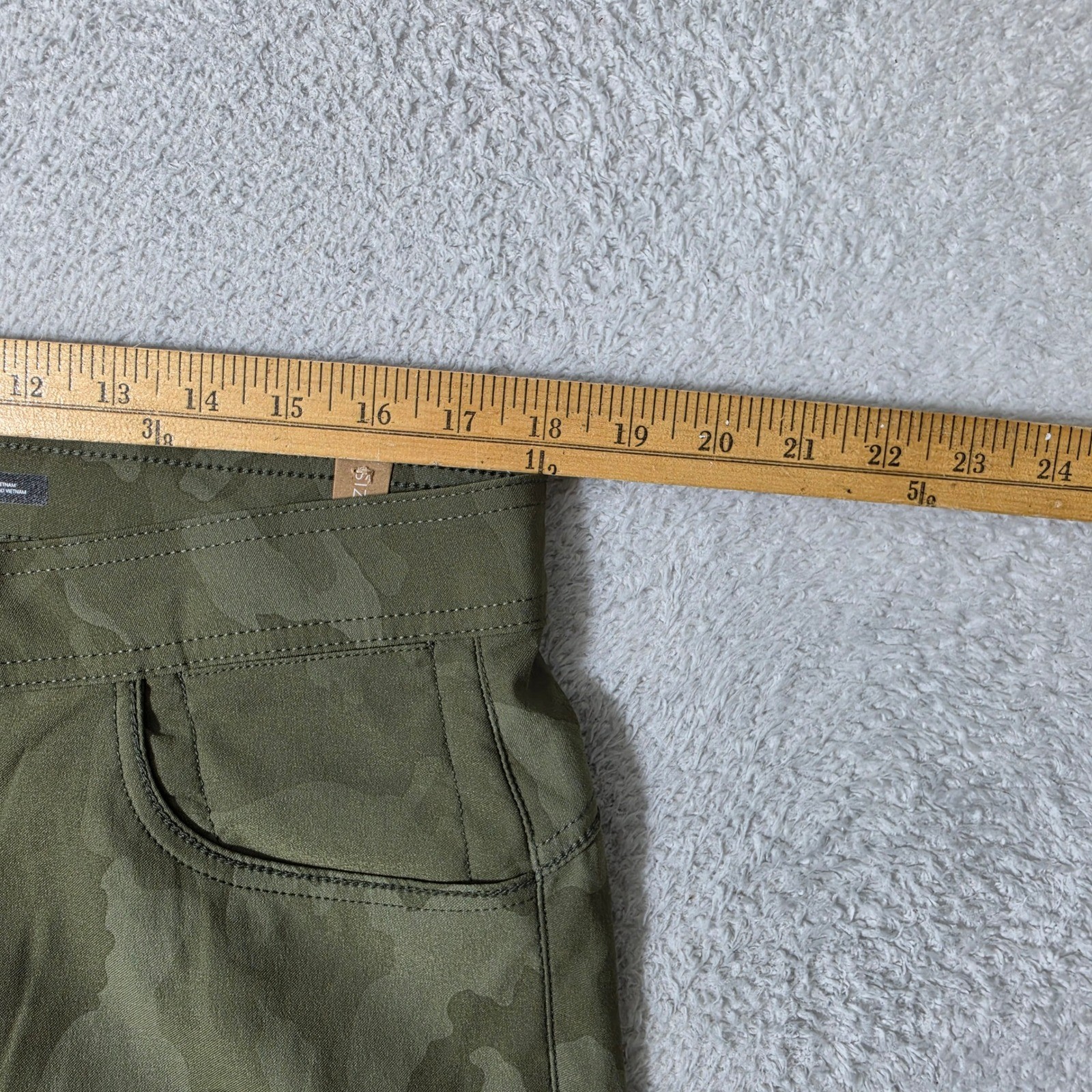NEW! Prana Halle Jogger II Womens 14 RG Sage Camo Stretch 36/28