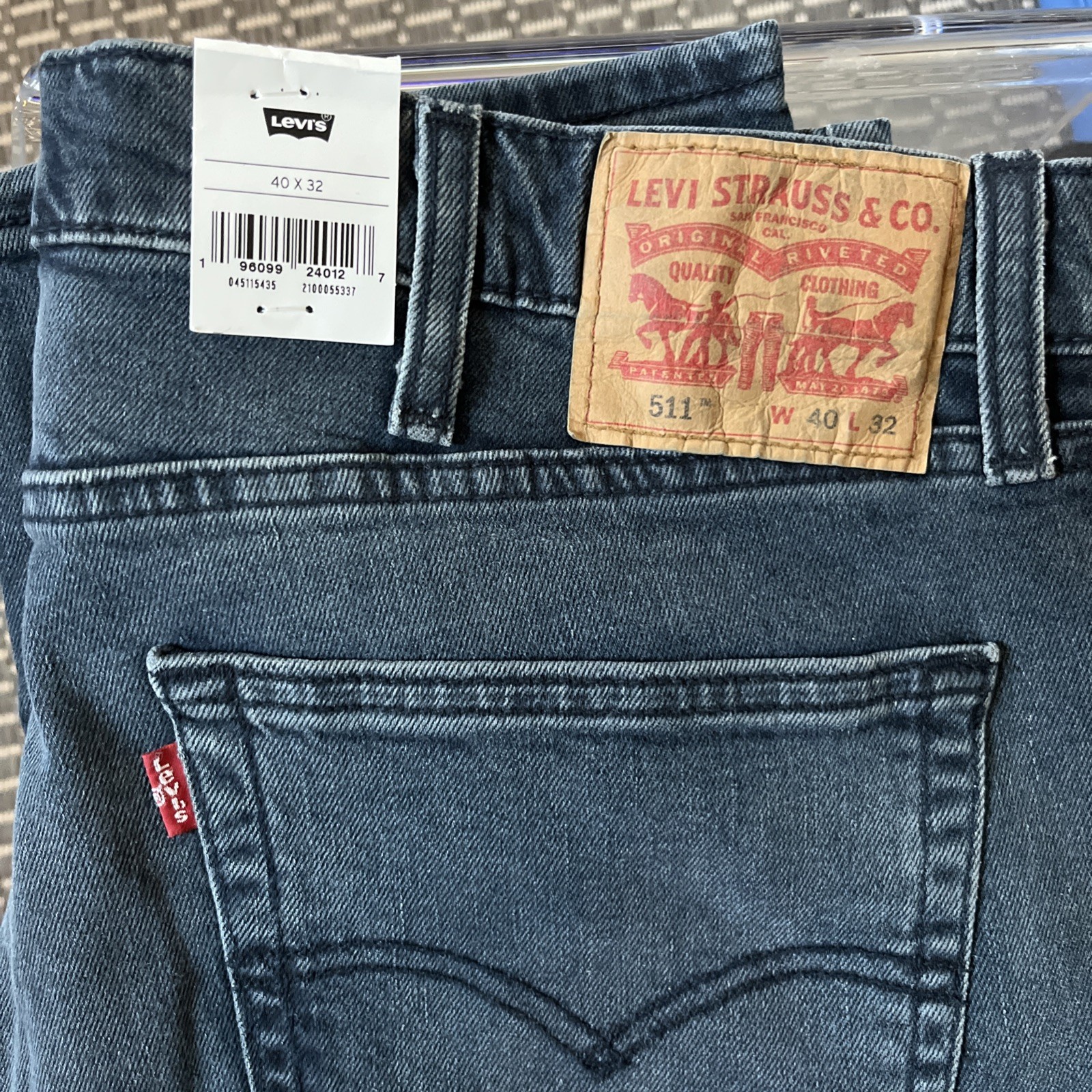 Levi’s 511 Men’s Slim Stretch Stressed Black Jeans Size 40 X 32 Retails $69.95