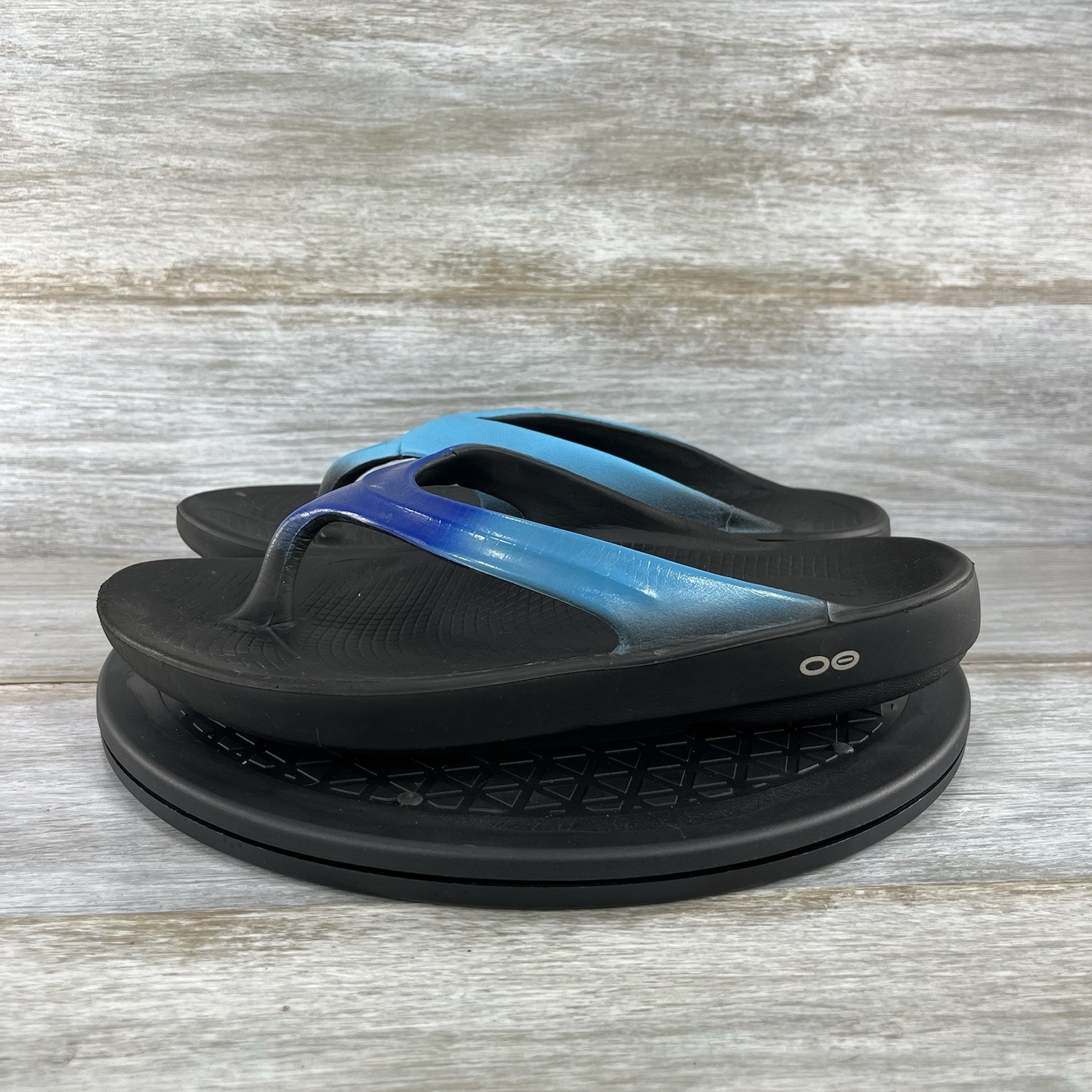 OOFOS Women’s OOlala Luxe recovery Flip Flop Thong Sandals Size 10