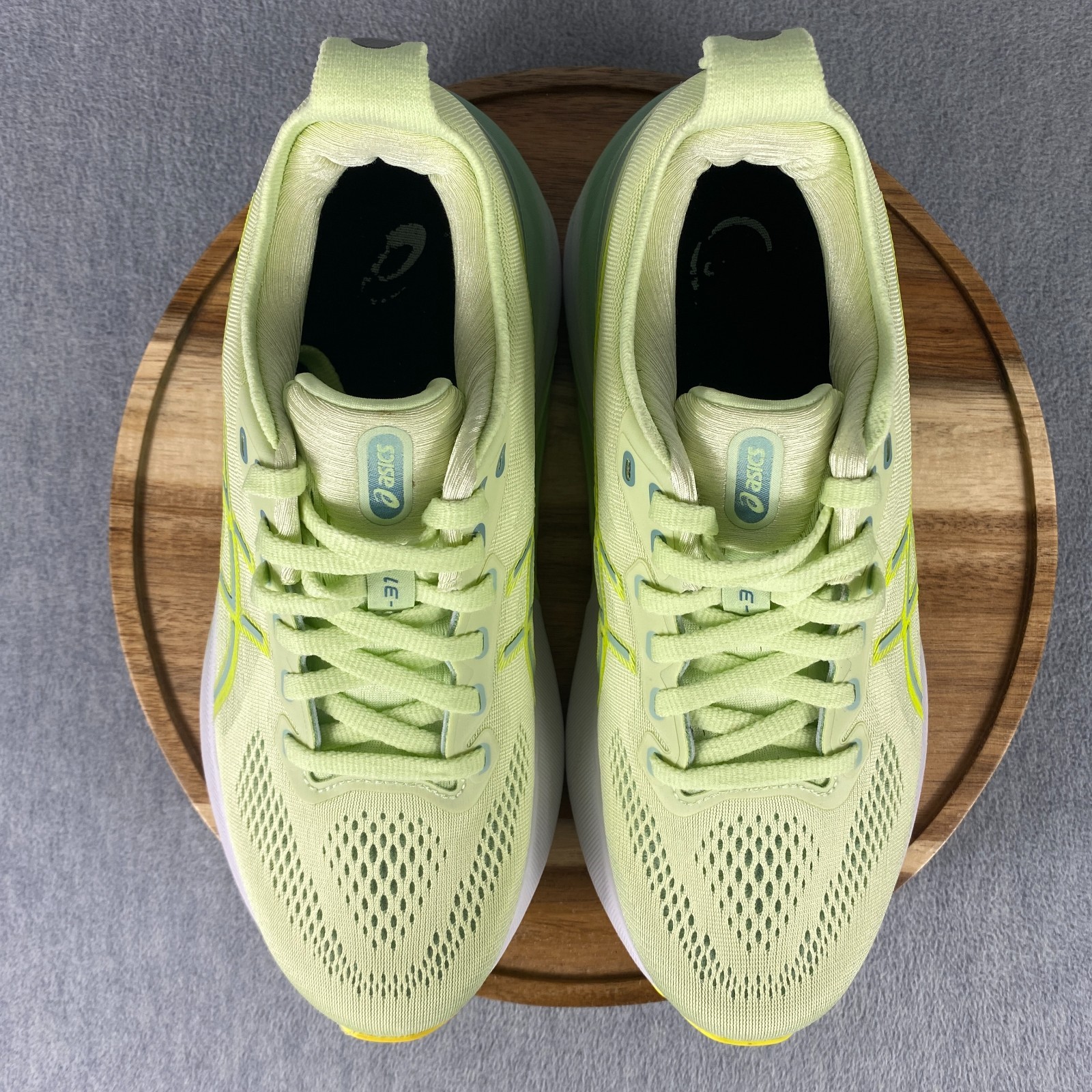 Asics Gel-Kayano 31 Shoes Womens Size 7.5 Lime Green Running Jogging Cool Matcha