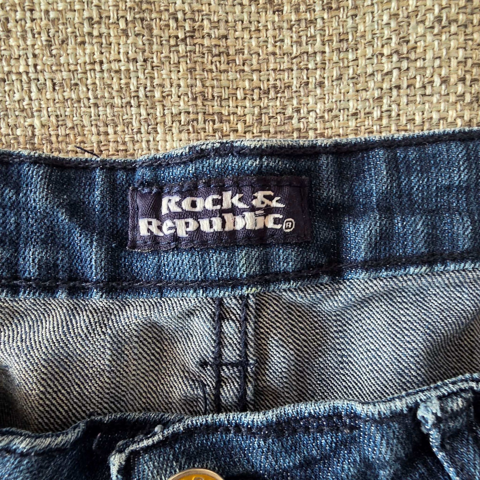 Rock & Republic Womens Dark Wash Flare Jeans Gold Chain Pocket Made in USA 27