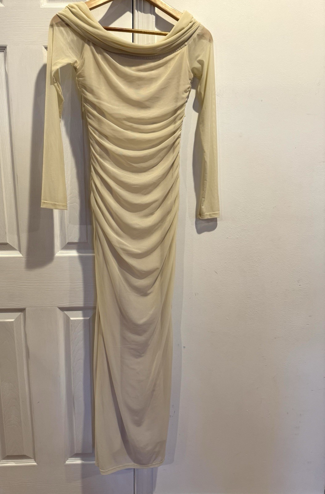 Off The Shoulder Sheer Mesh Ruched Bodycon Maxi Long Sleeve Dress Size Medium/6