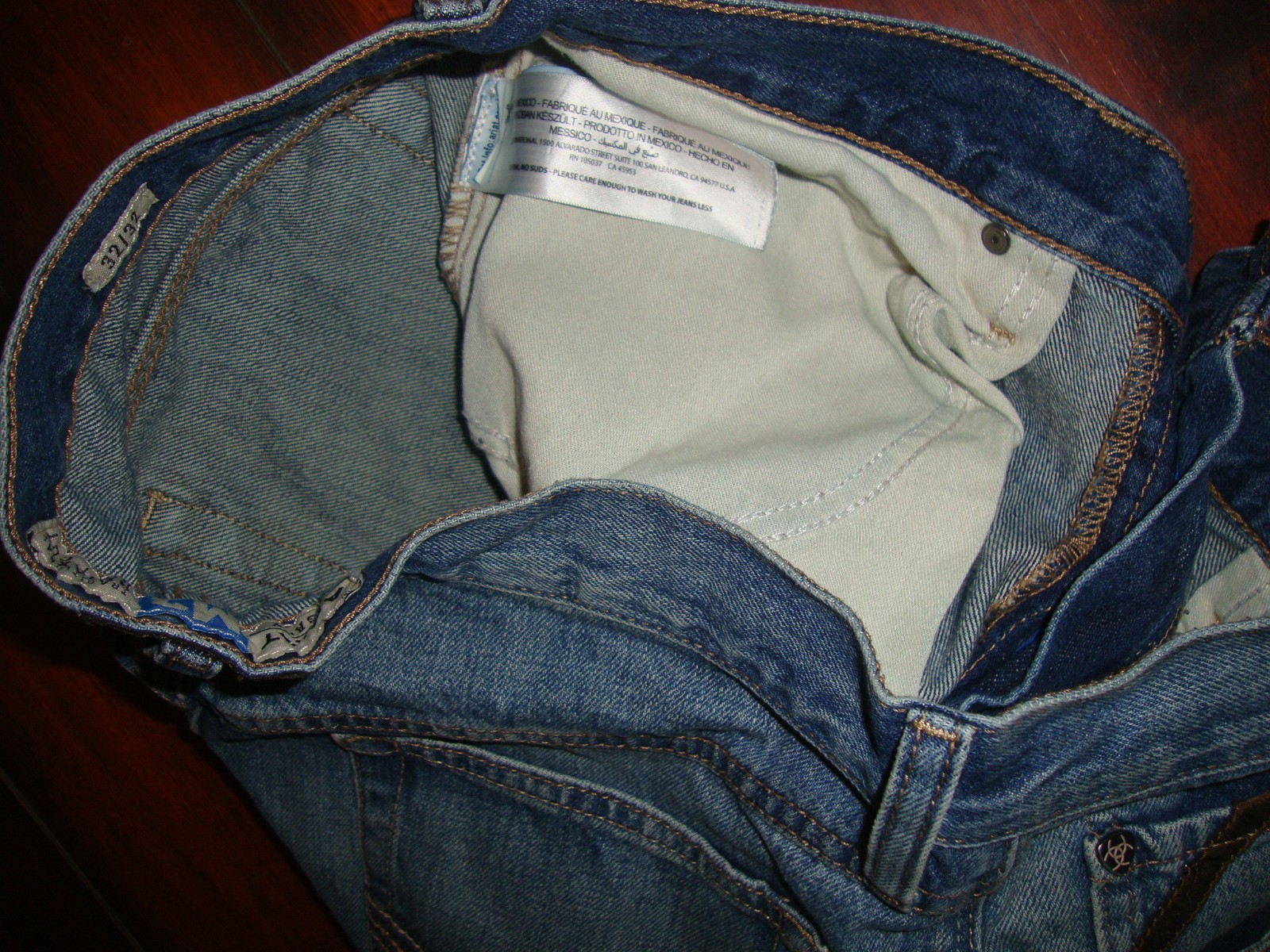 Men’s Ariat M-2 relaxed boot-cut leg jeans 2 PAIRS IN DEAL 32-32 NWOT RET $90 EA
