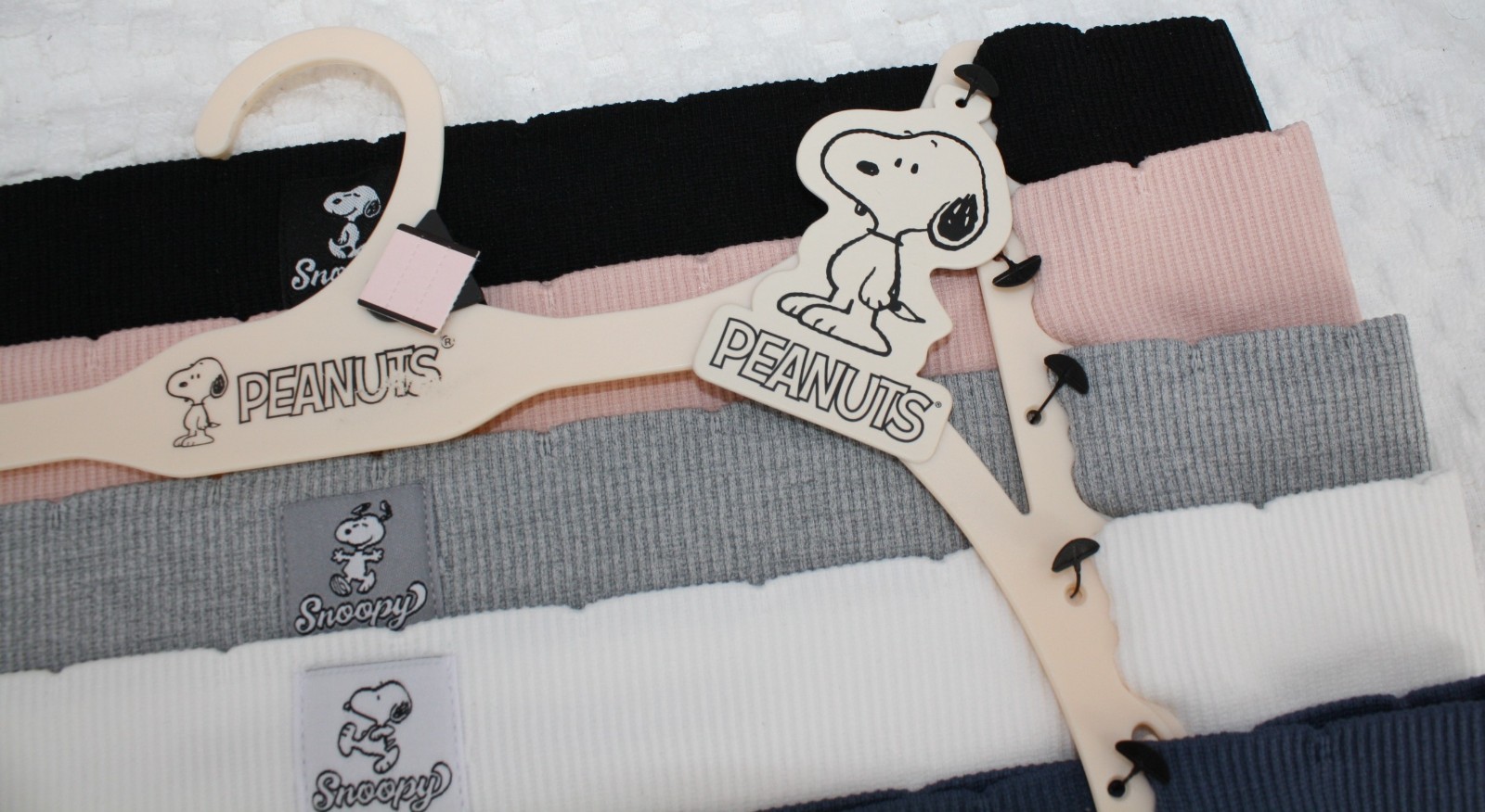 NWT set of 5 PEANUTS SNOOPY seamless ribbed panties BLUE WHITE BLACK GRAY embro