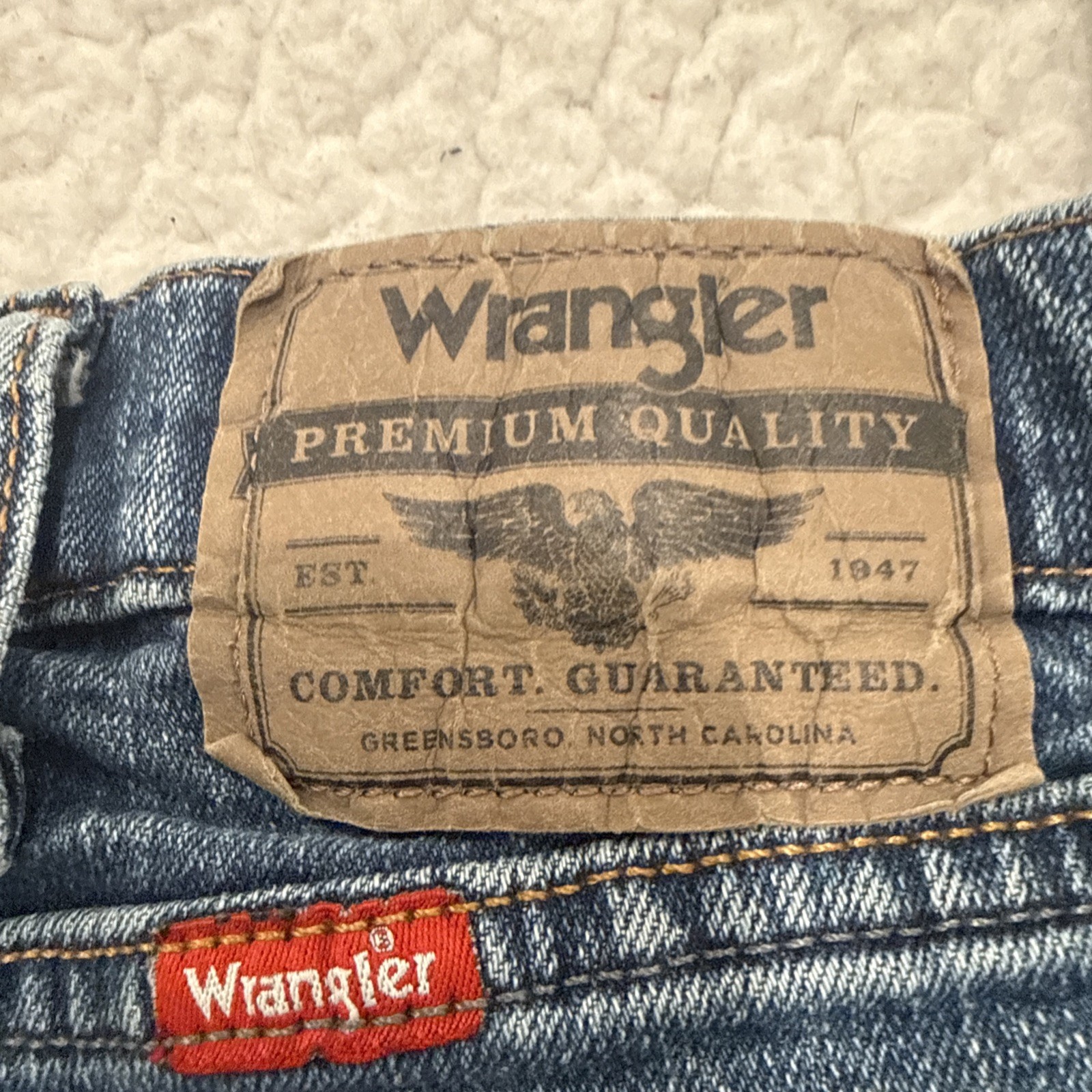 Wrangler Jeans Men’s 38×30 Blue Relaxed Fit Premium Quality Cotton workwear