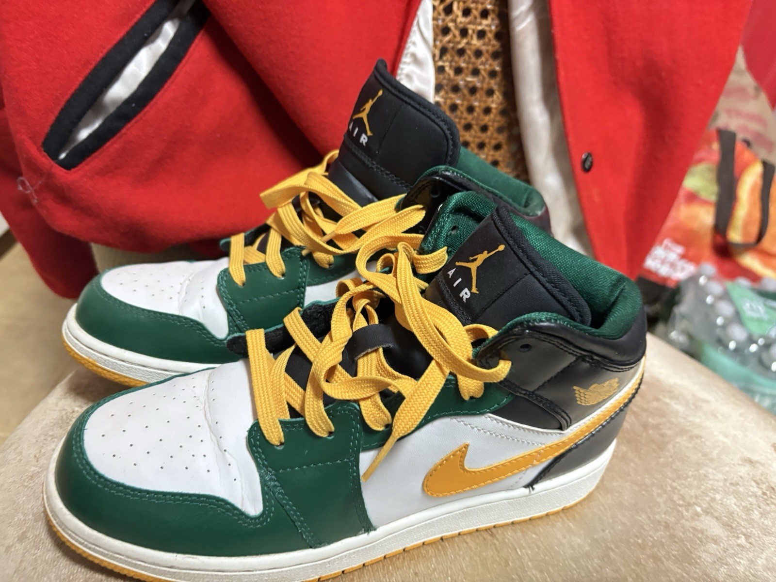 Nike Air Jordan 1 Seattle Super Sonics Men’s Size 6 US 554724-307 Green Yellow