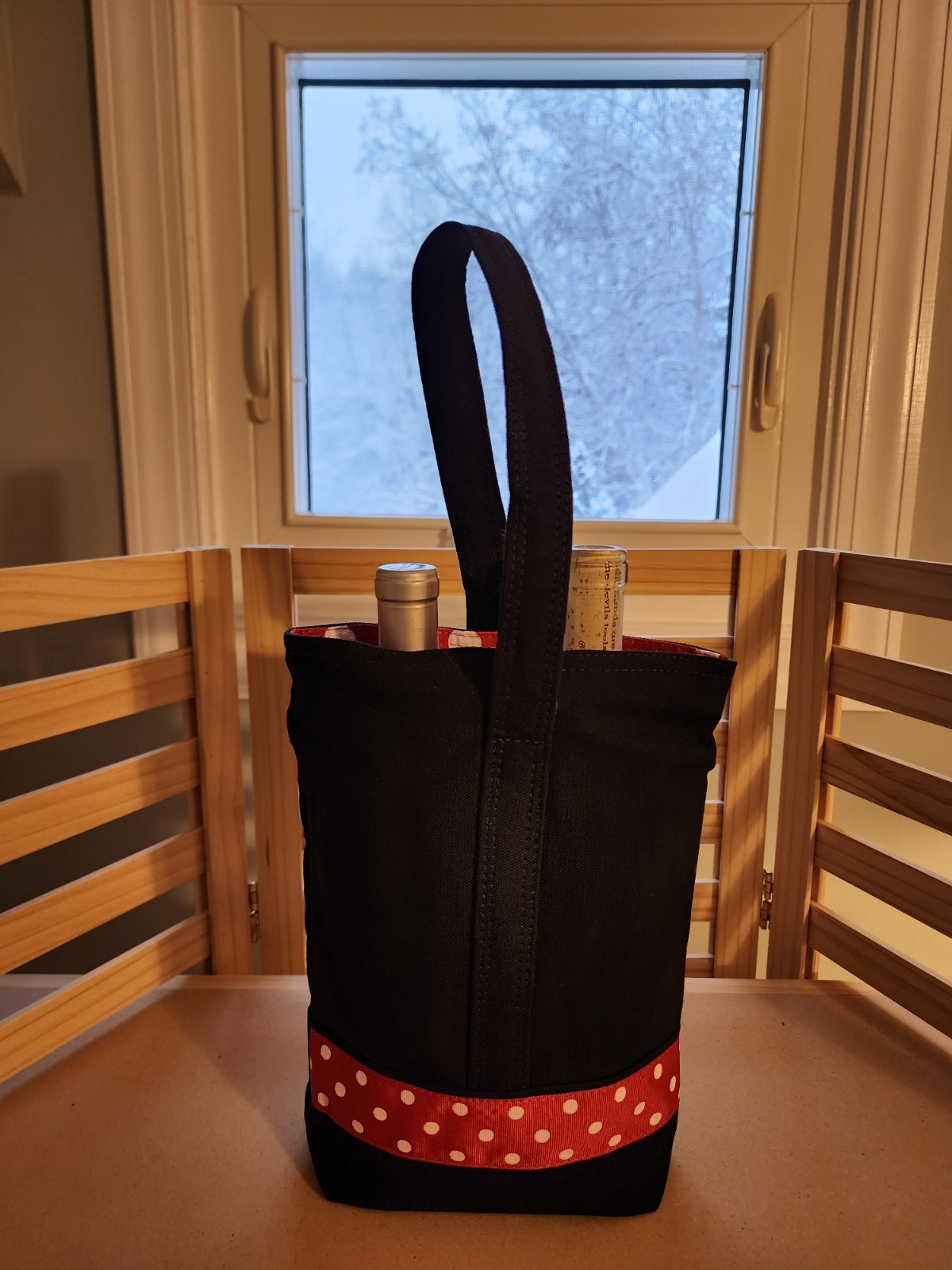 Wine Tote, Black w/Red Ribbon+White Polka Dots, 2 Bottles or 1 +Cheese/Crackers