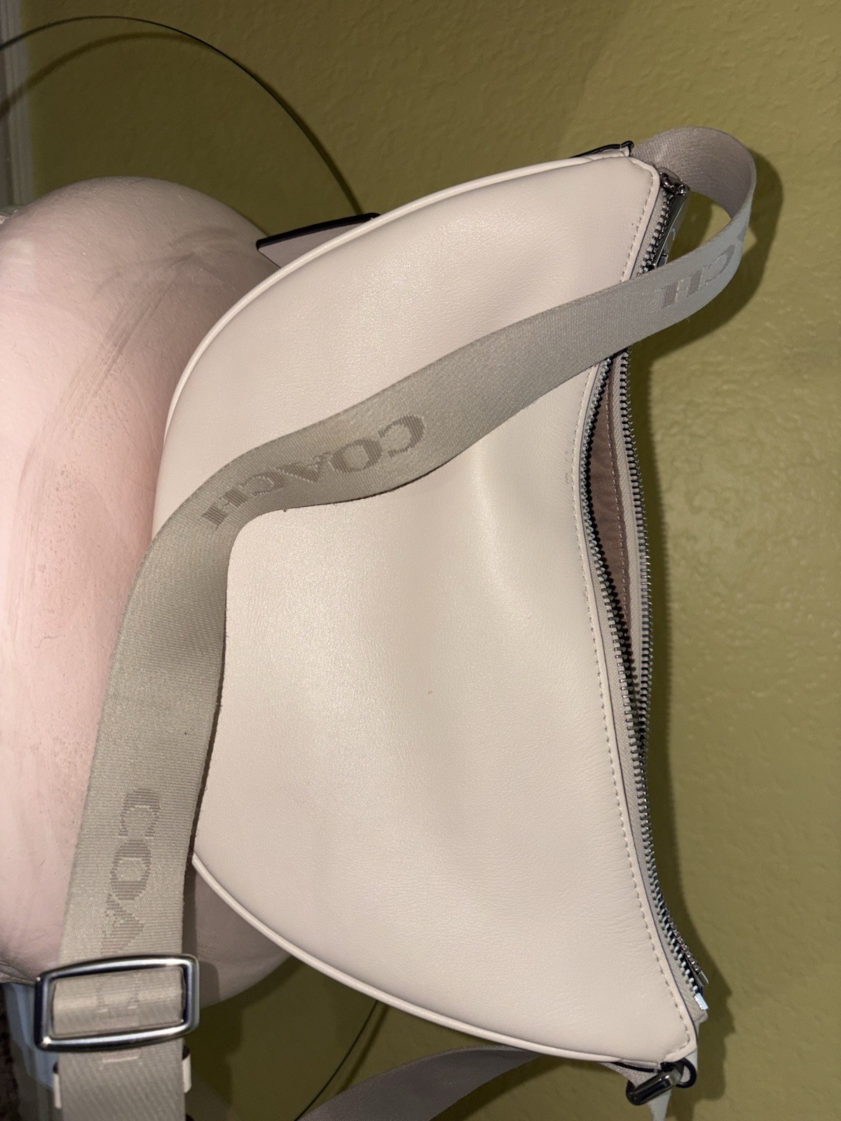 Coach White Crescent Shoulder Bag Zip Adjustable Logo Strap With Coach Hangtag