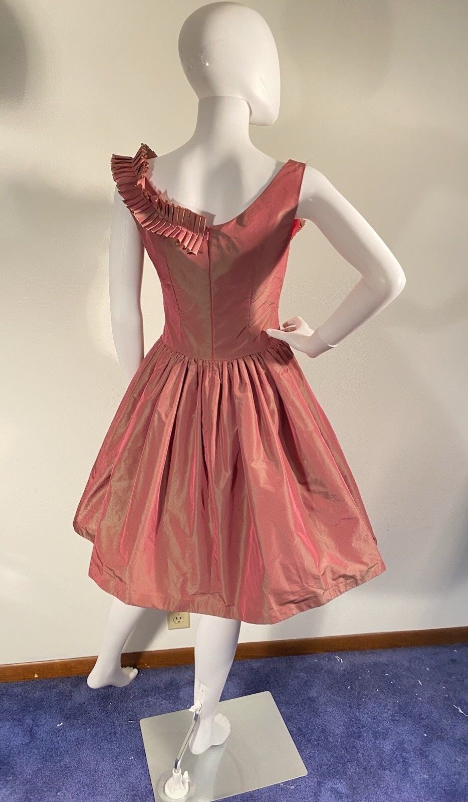 A Retro 50’s Style Pink Sharkskin Taffeta Party Dress By Shantel Regier Sz 6