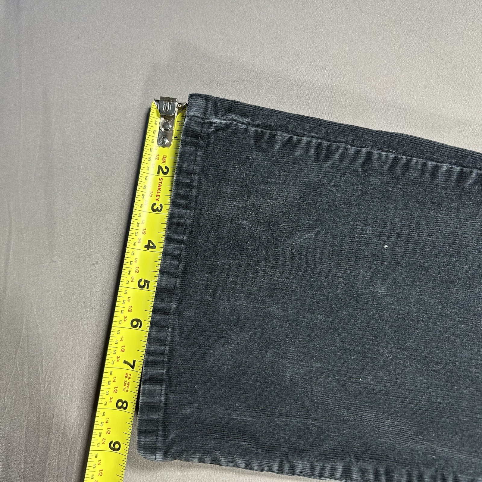 Levi’s 726 Flare High Rise Corduroy Pants Size 26×29 Woman’s Black
