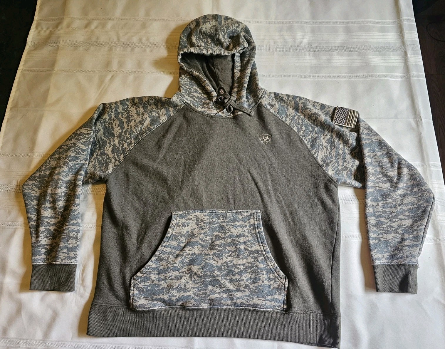 Ariat Patriot Camouflage Hoodie Boys Large Gray Digi Camo Youth
