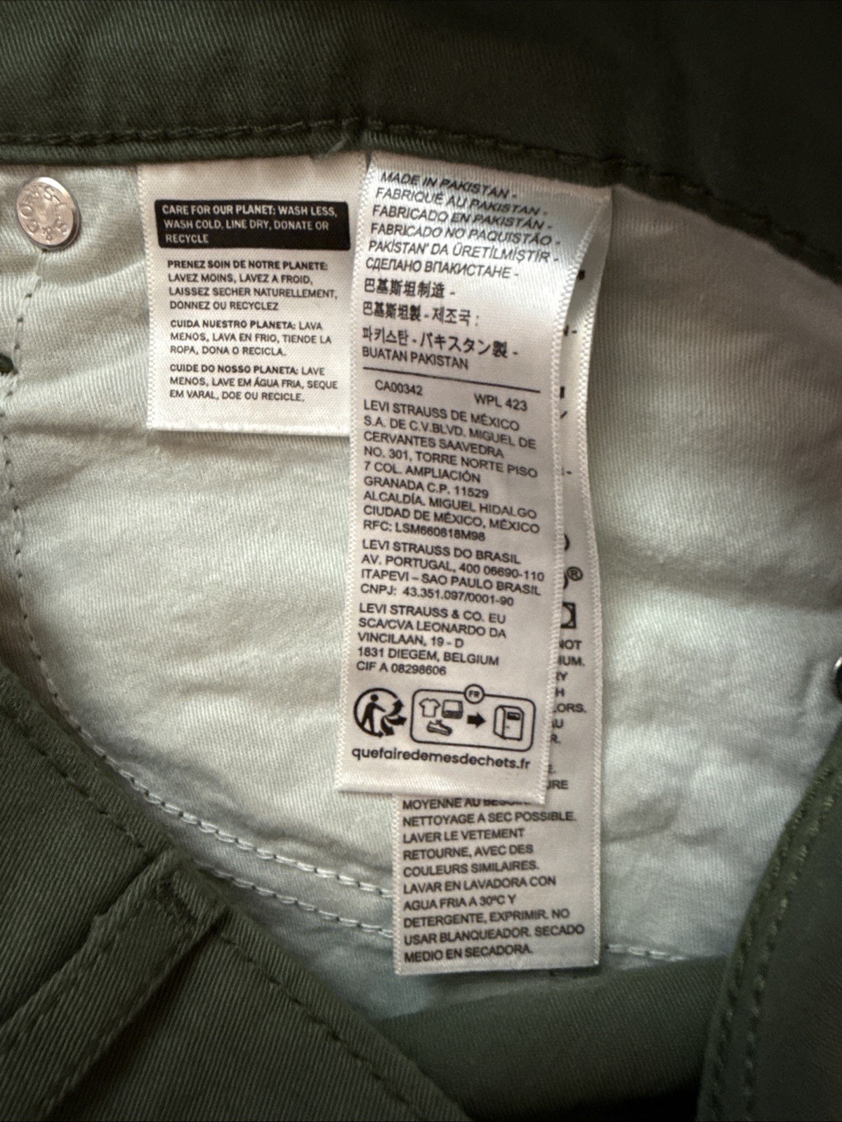 LEVIS 314 SHAPING STRAIGHT JEANS HYPERSOFT MID RISE SIZE 31 X 30. NEW $69.50