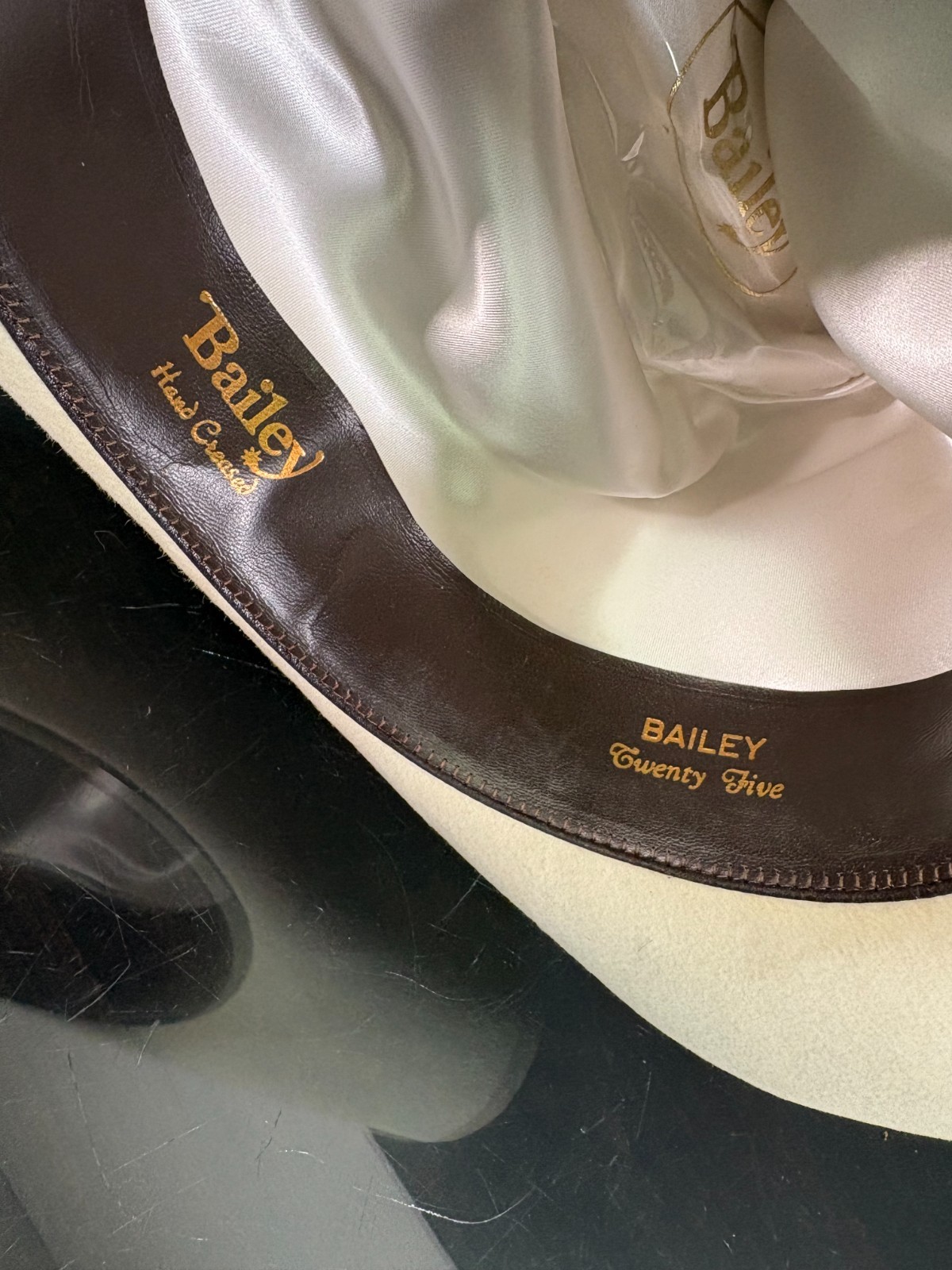 Vtg Bailey 25X Beaver 6 7/8 Quarter Horse Cowboy Hat 3-1/2″ Brim Feather White