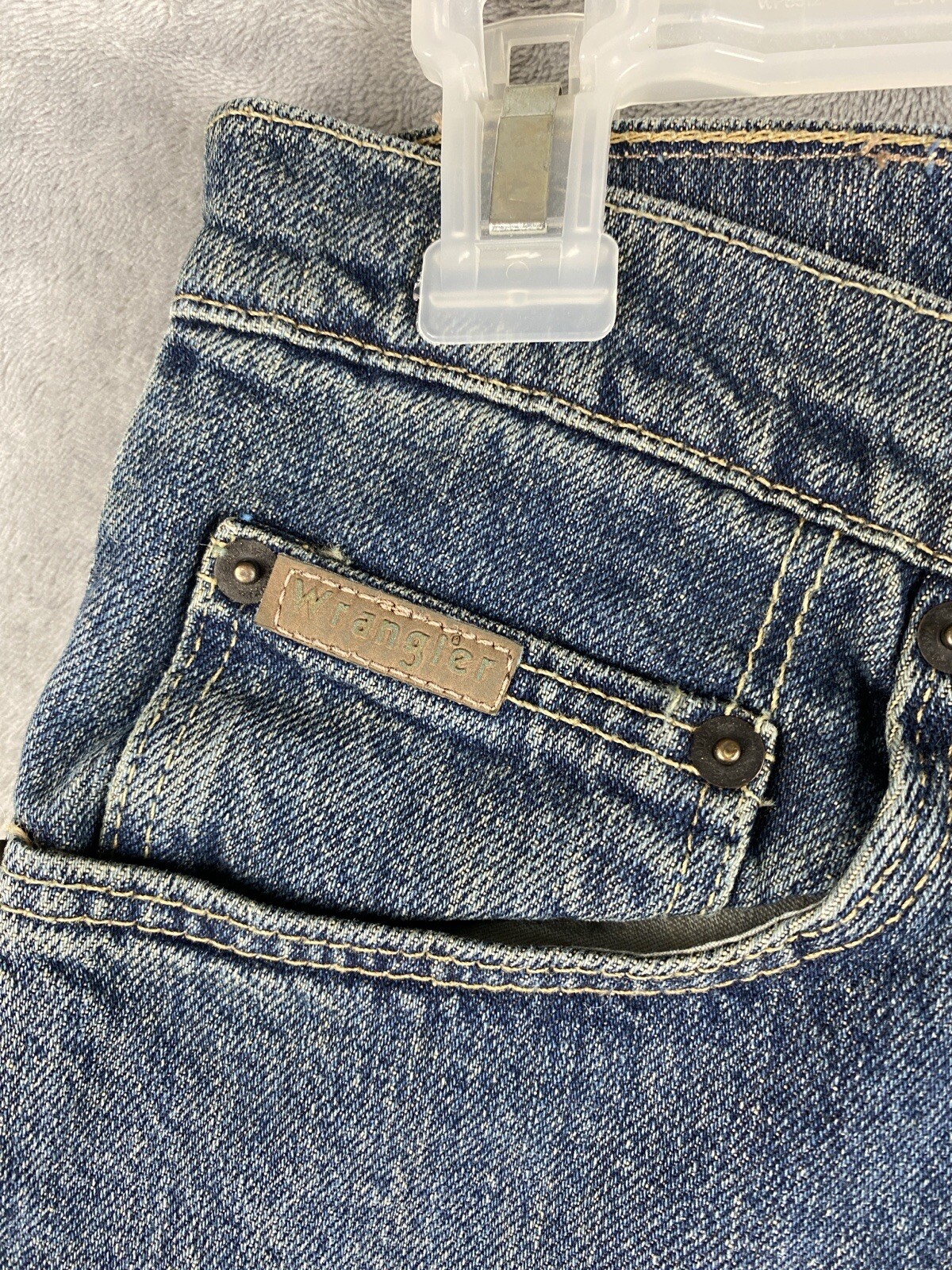 Genuine Wrangler Men’s Regular Fit Blue Jeans Size 29 x 30 (measured 28 x 28.5)