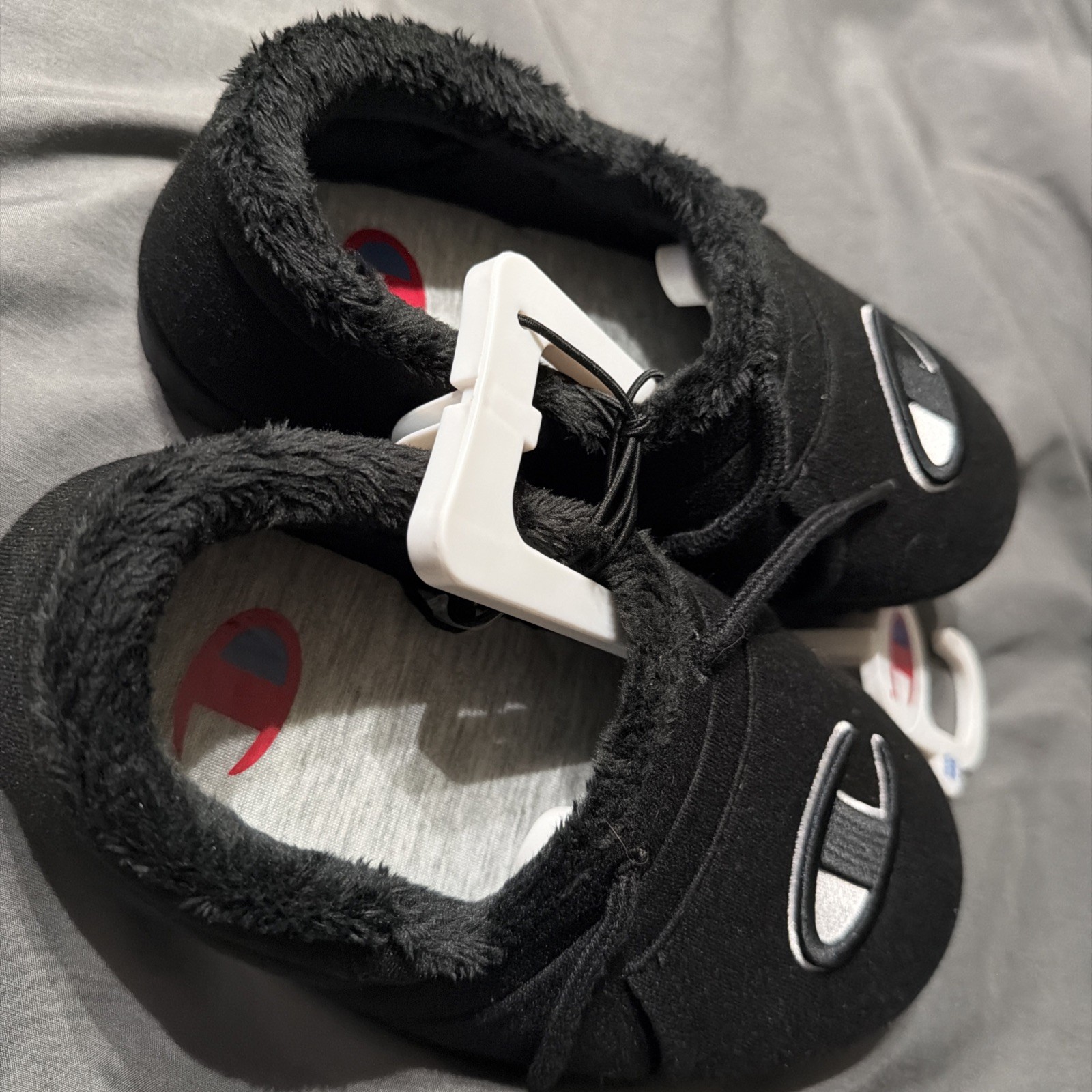 Champion Adult University Unisex Slippers – BLACK W/6-M/4