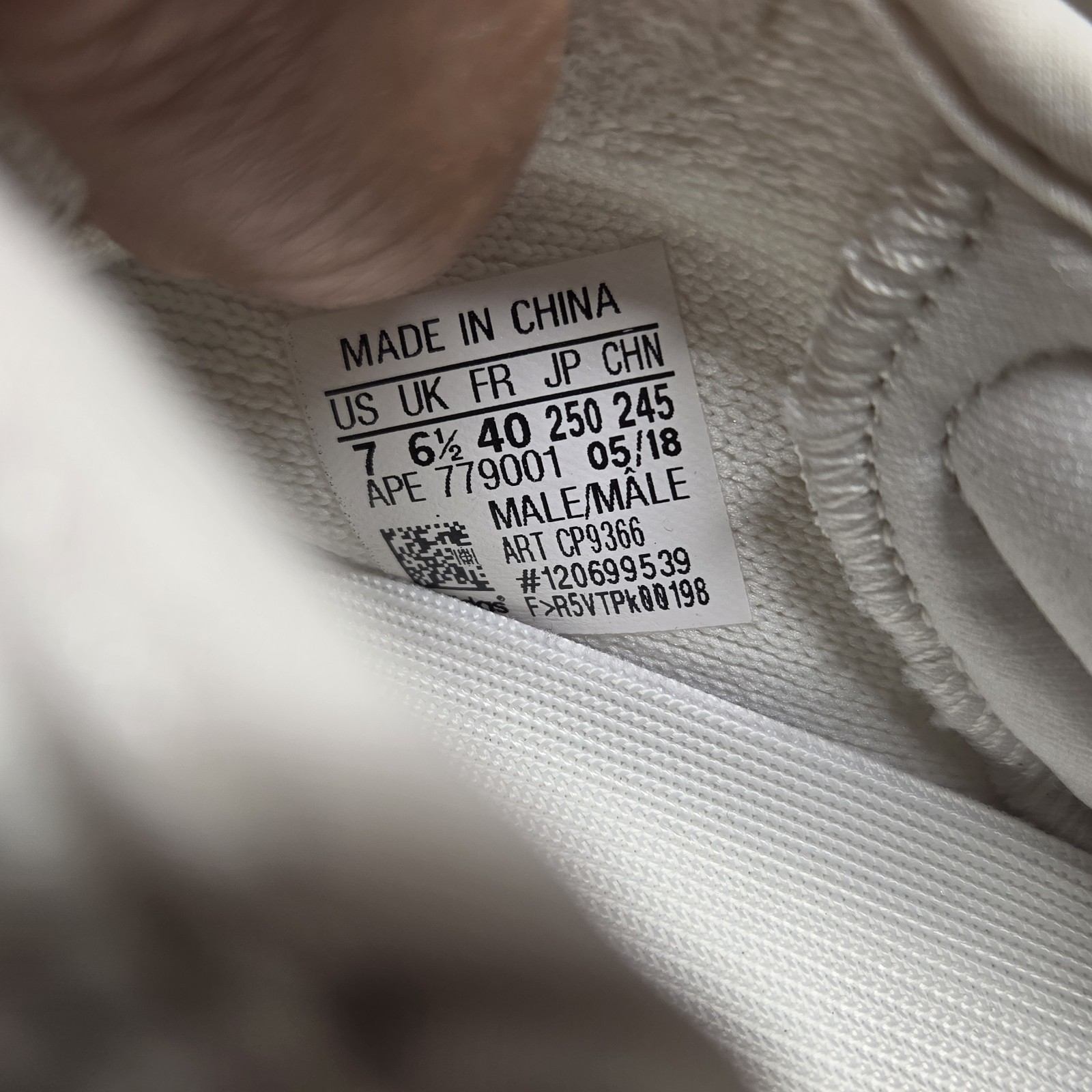 adidas Yeezy Boost 350 V2 Cream Triple White Size 7 Pre-Owned