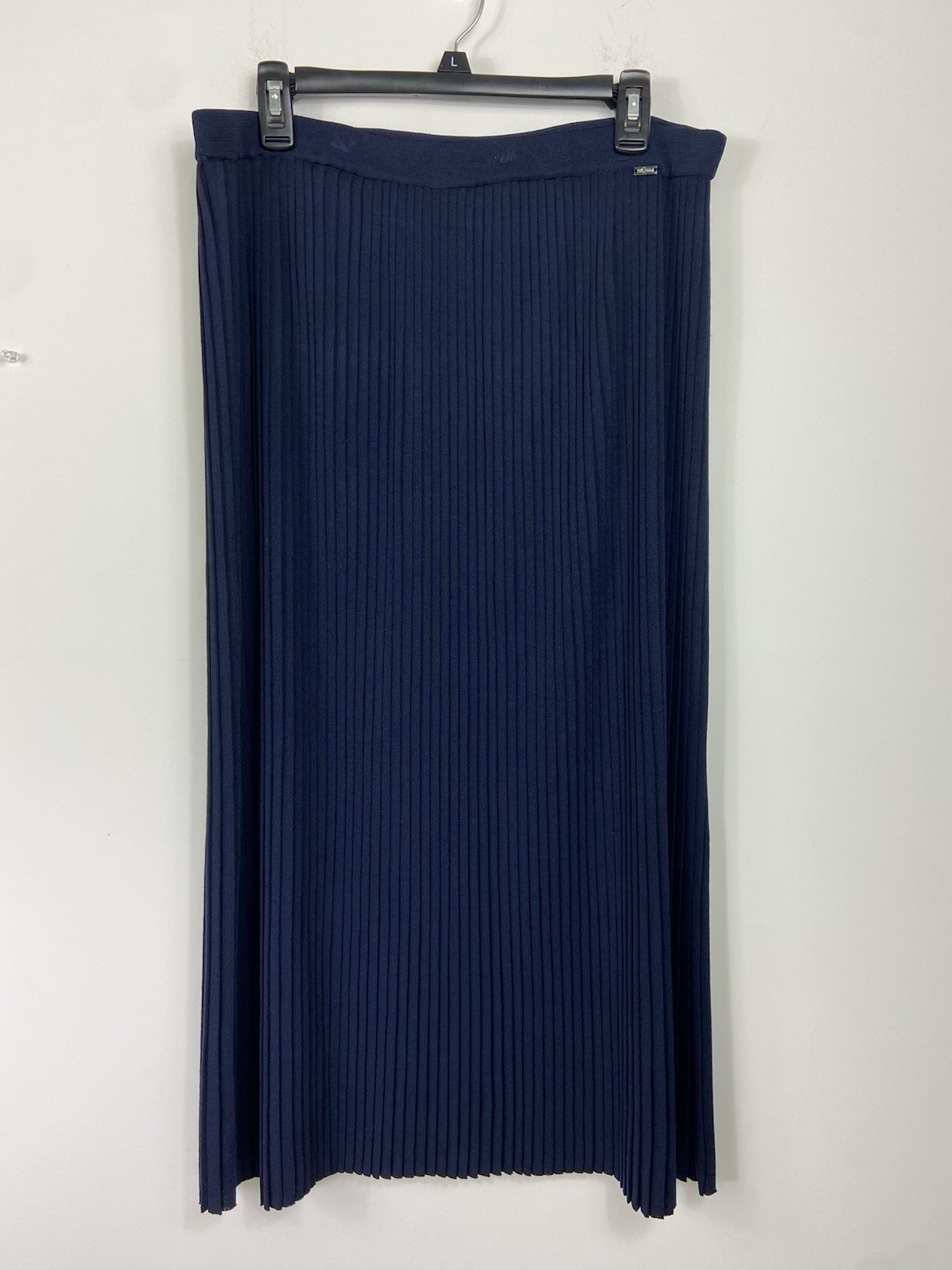 St. John Navy Blue Rayon Blend Stretch Waist Pleated Fabric knitted Large Skirt