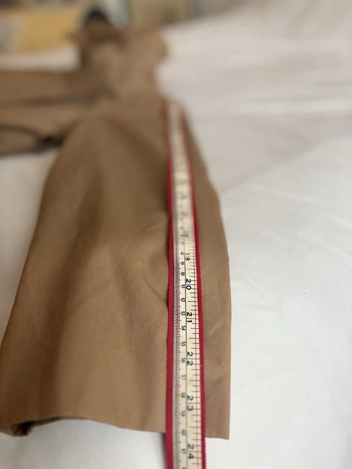 NWT BANANA REPUBLIC SIZE -LARGE PETITE- LONG TWILL TRENCH COAT IN CLASSIC CAMEL!
