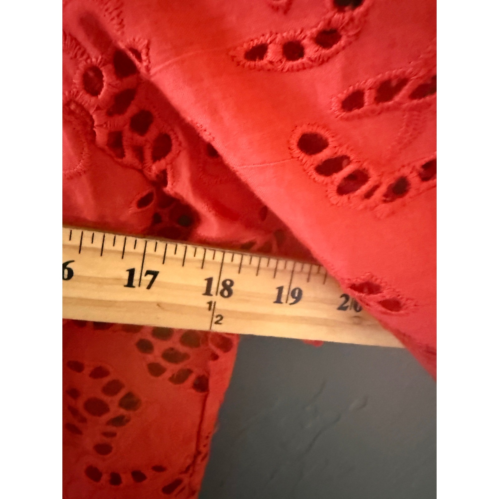 Artelier Nicole Miller Red Eyelet Puff Short Sleeve Blouse Scalloped Hem Medium