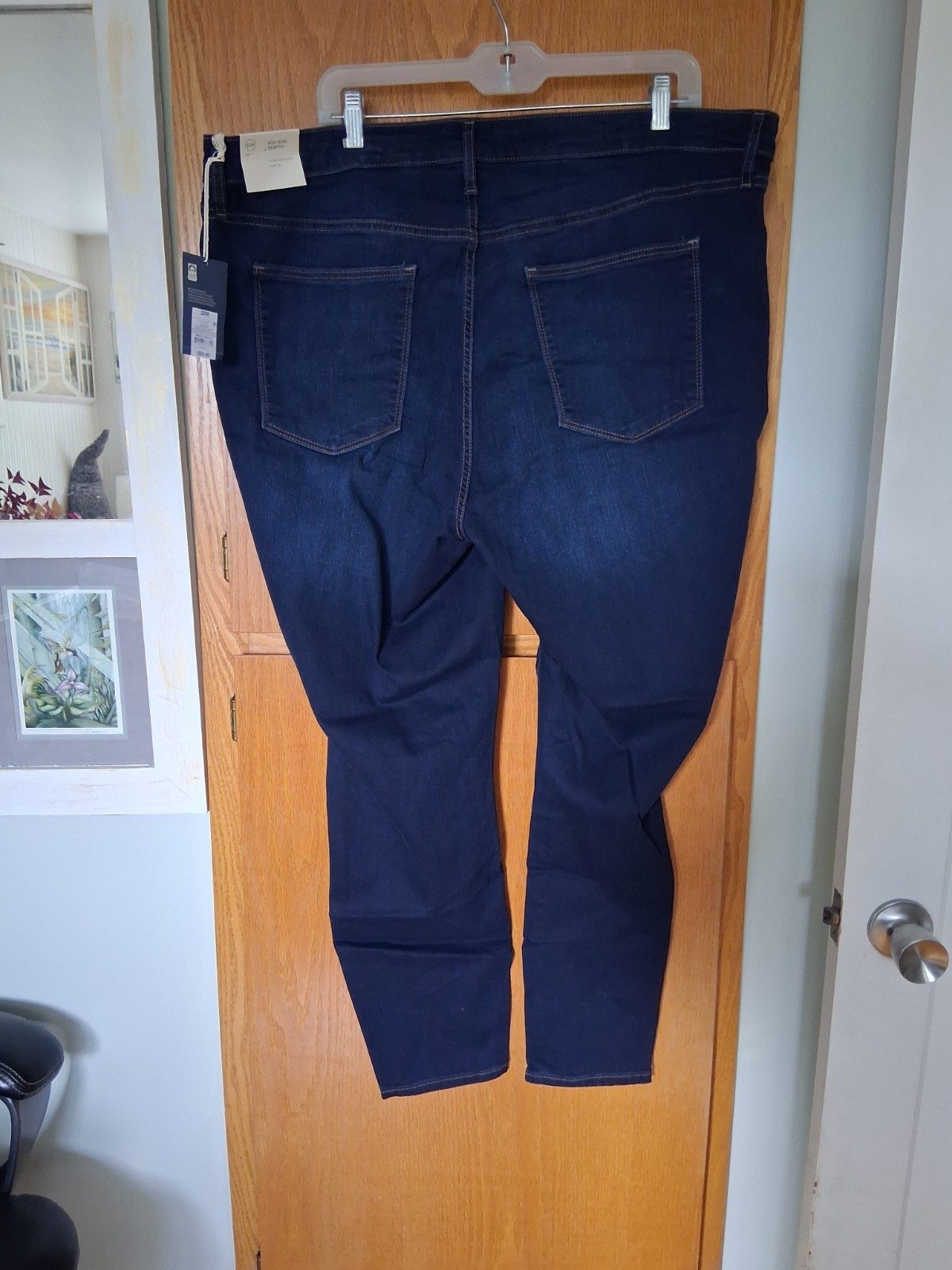 NWT Universal Thread Women’s Midrise Skinny Jeans Dark Wash Size 22