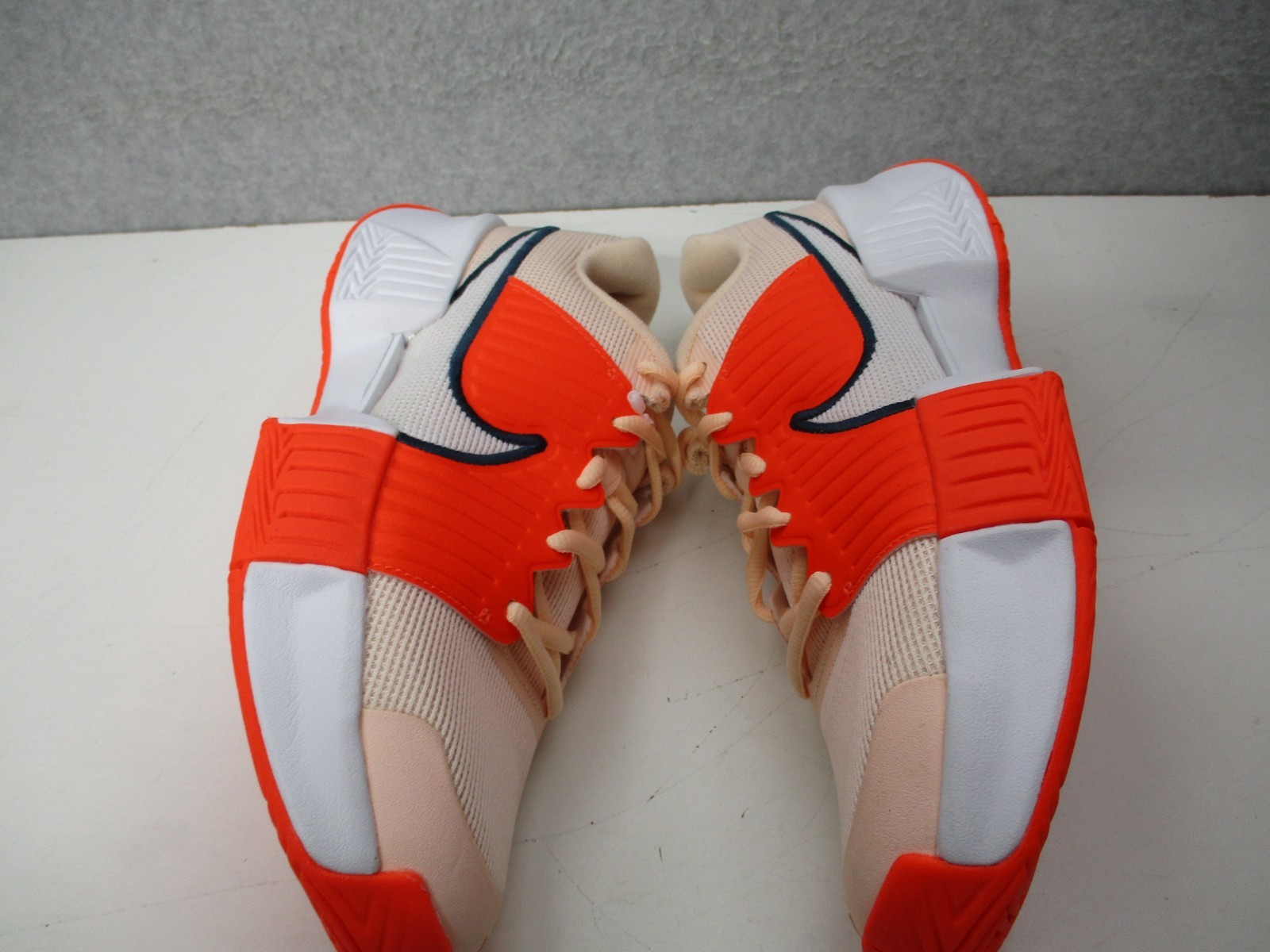 Nike Zoom Challenge Pickleball Tennis Shoes Womens Sz 8.5 Crimson Orange