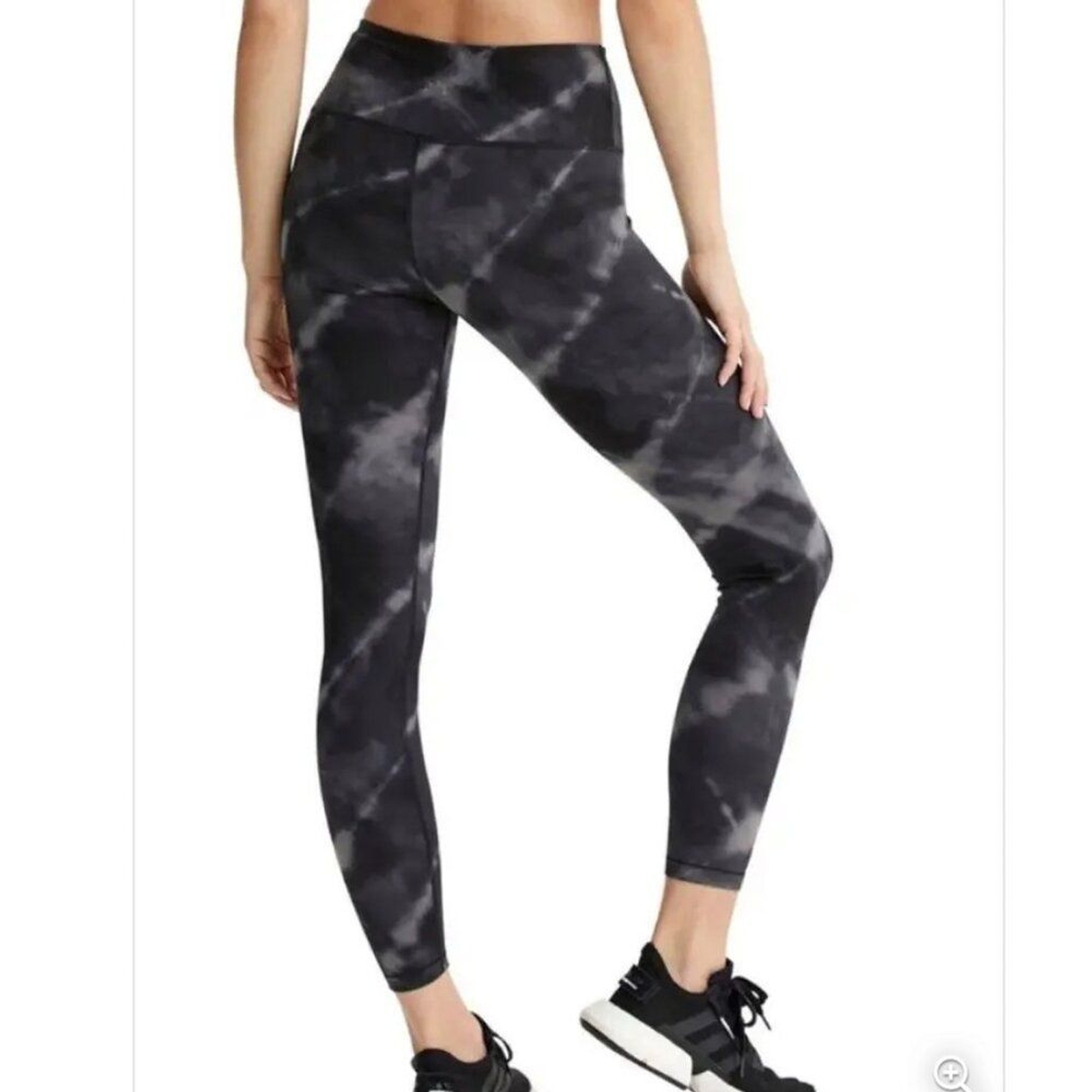 Varley Century Leggings in Black Tie Dye Full Length – Small